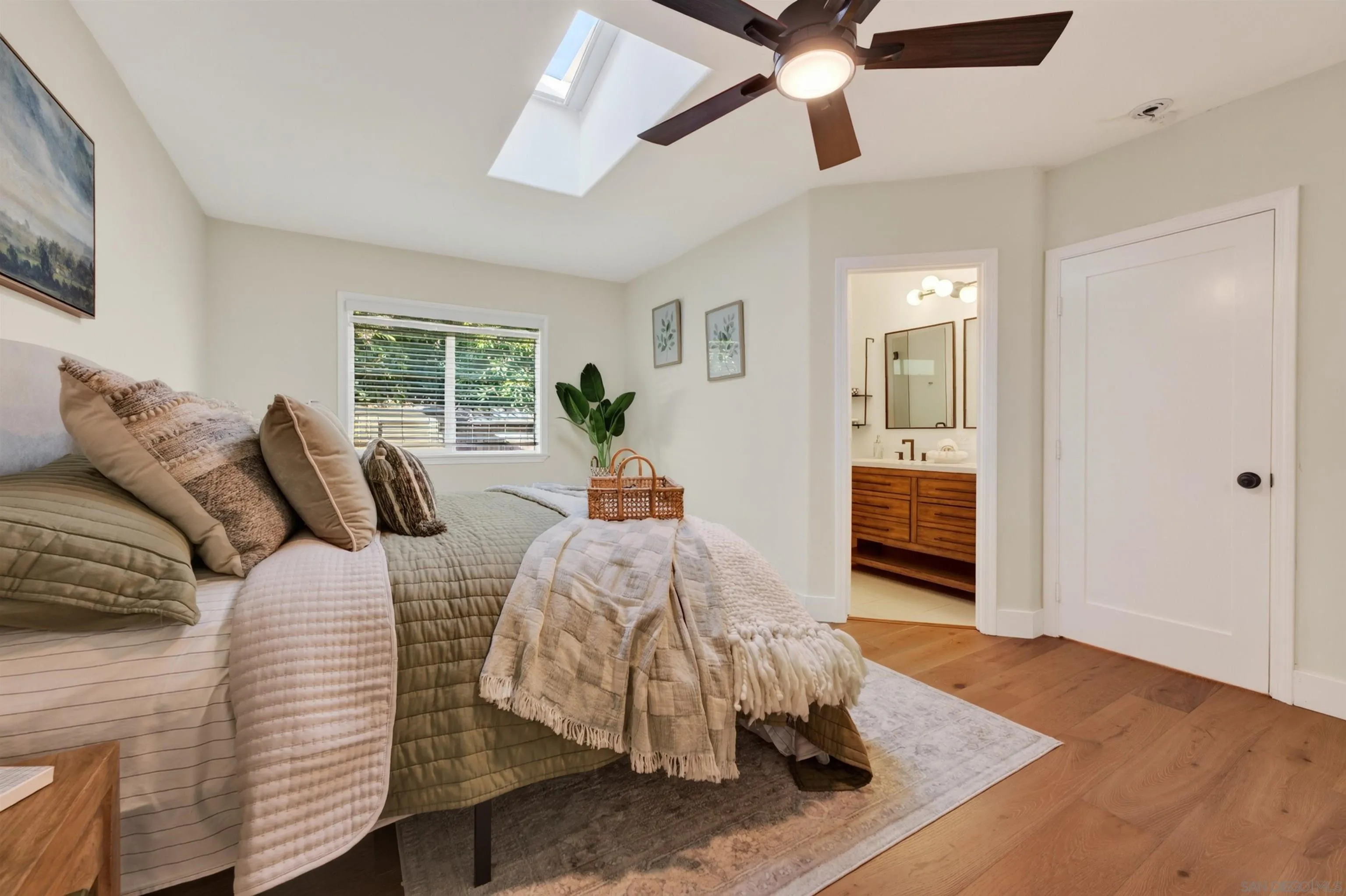 https://cdn.realtyfeed.com/cdn/127/260024134/c0efa2517ad2a0125aab562d63a34b75.webp
