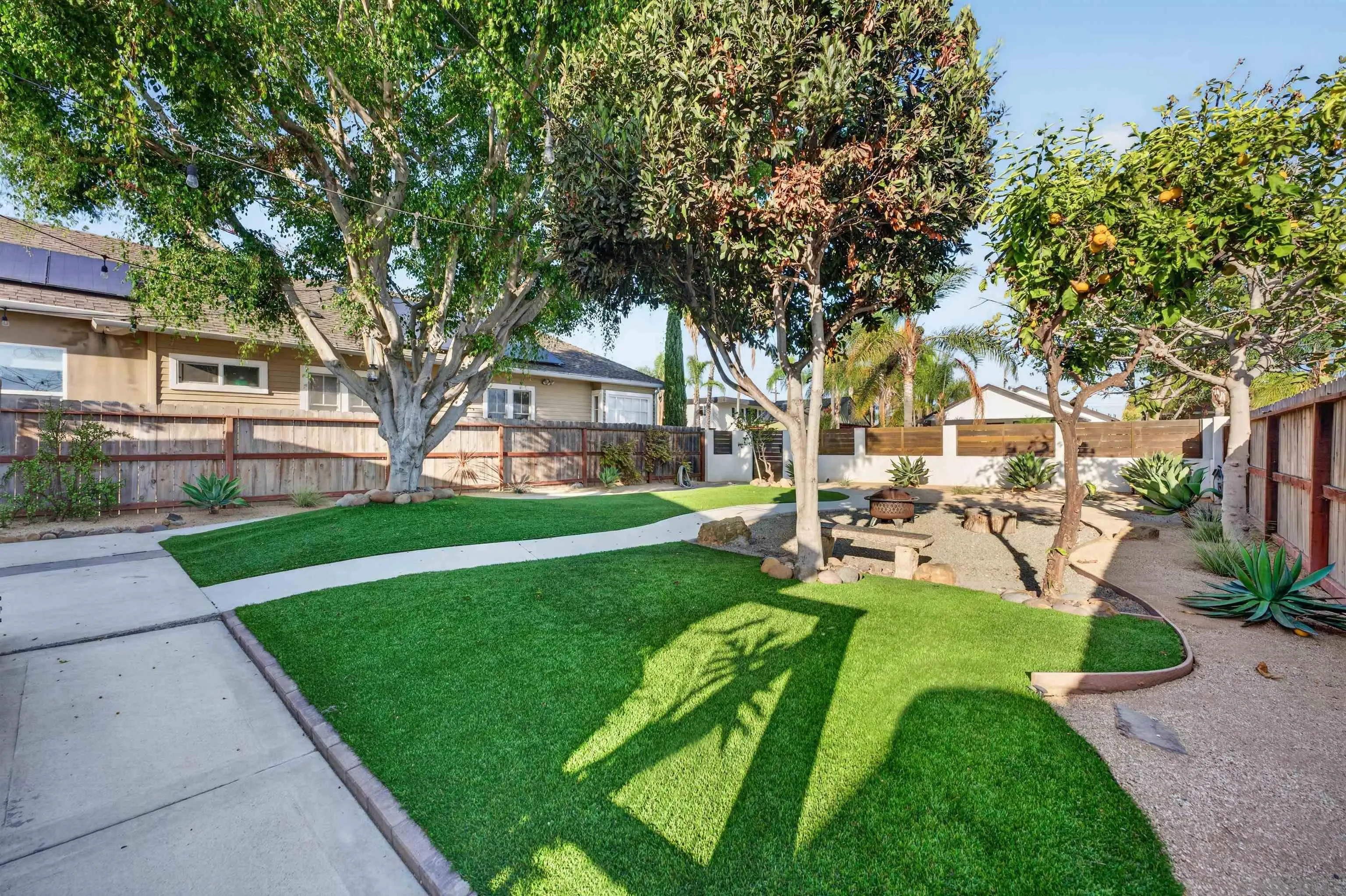 https://cdn.realtyfeed.com/cdn/127/260024134/cdeb74d51efc4f32d32223ae27112756.webp