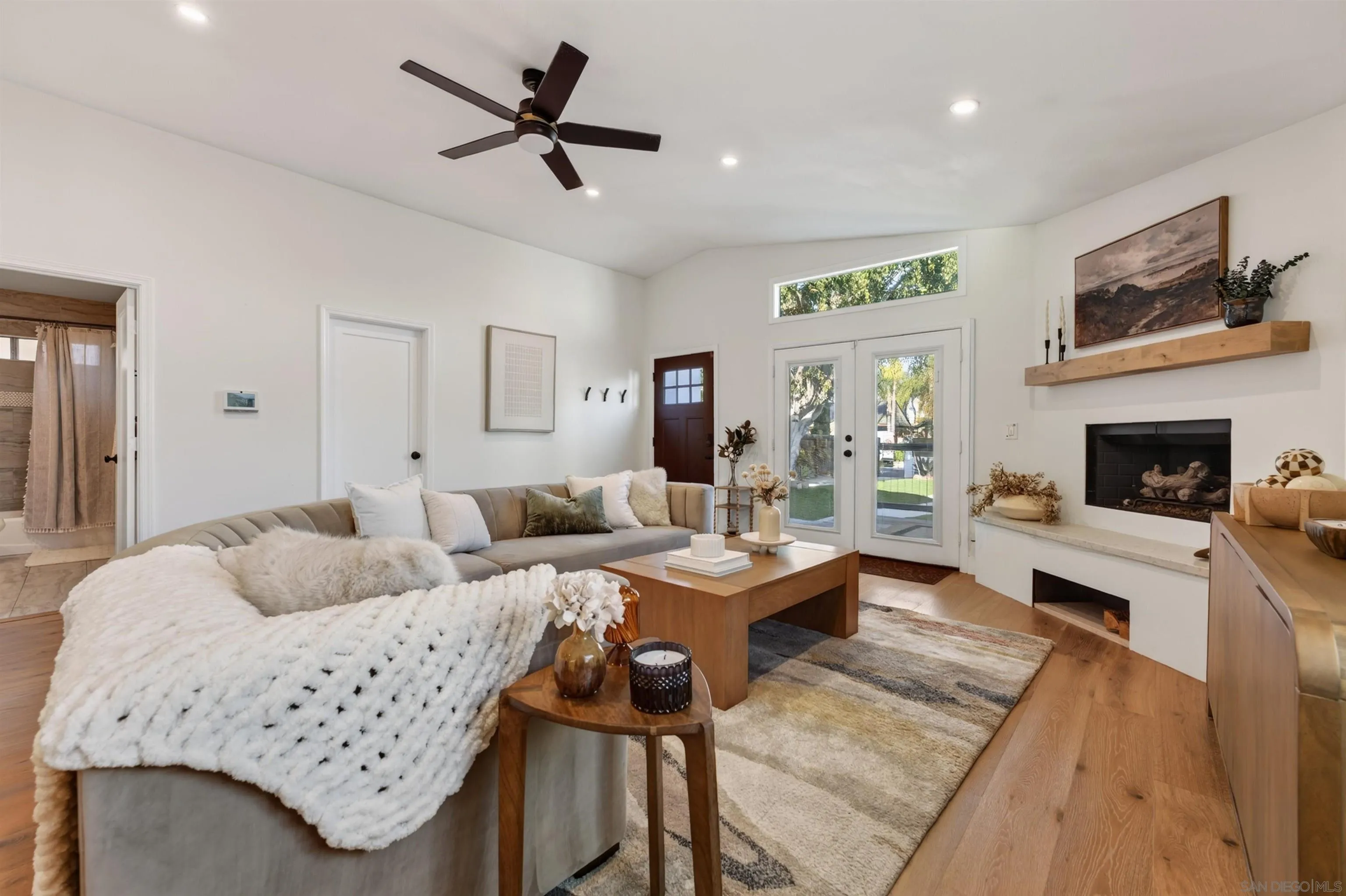 https://cdn.realtyfeed.com/cdn/127/260024134/cee1a06b2497caaa796aec1ce67d8d0c.webp