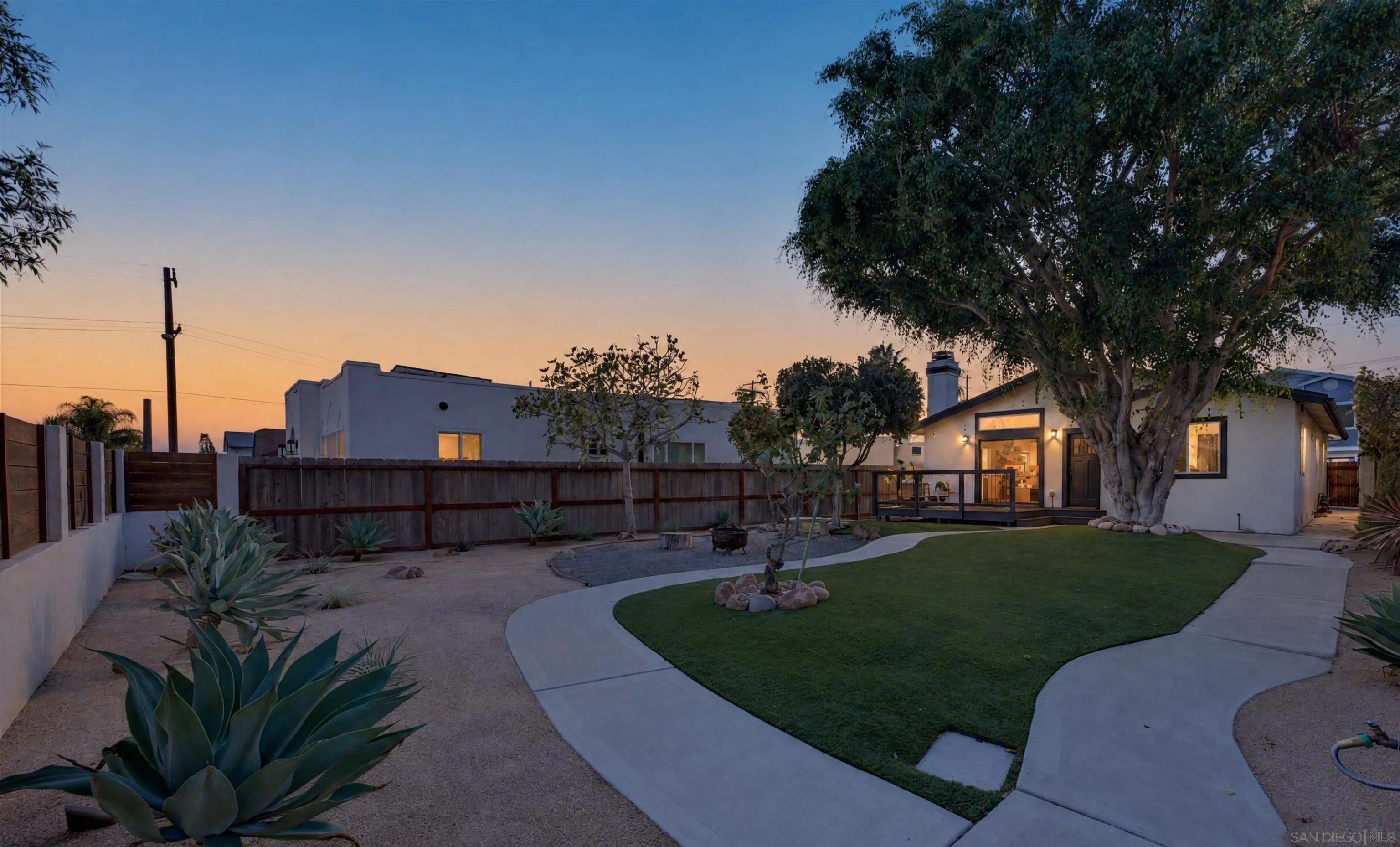 https://cdn.realtyfeed.com/cdn/127/260024134/d881f63baeb86beb2b3eba8cde6c04a2.webp