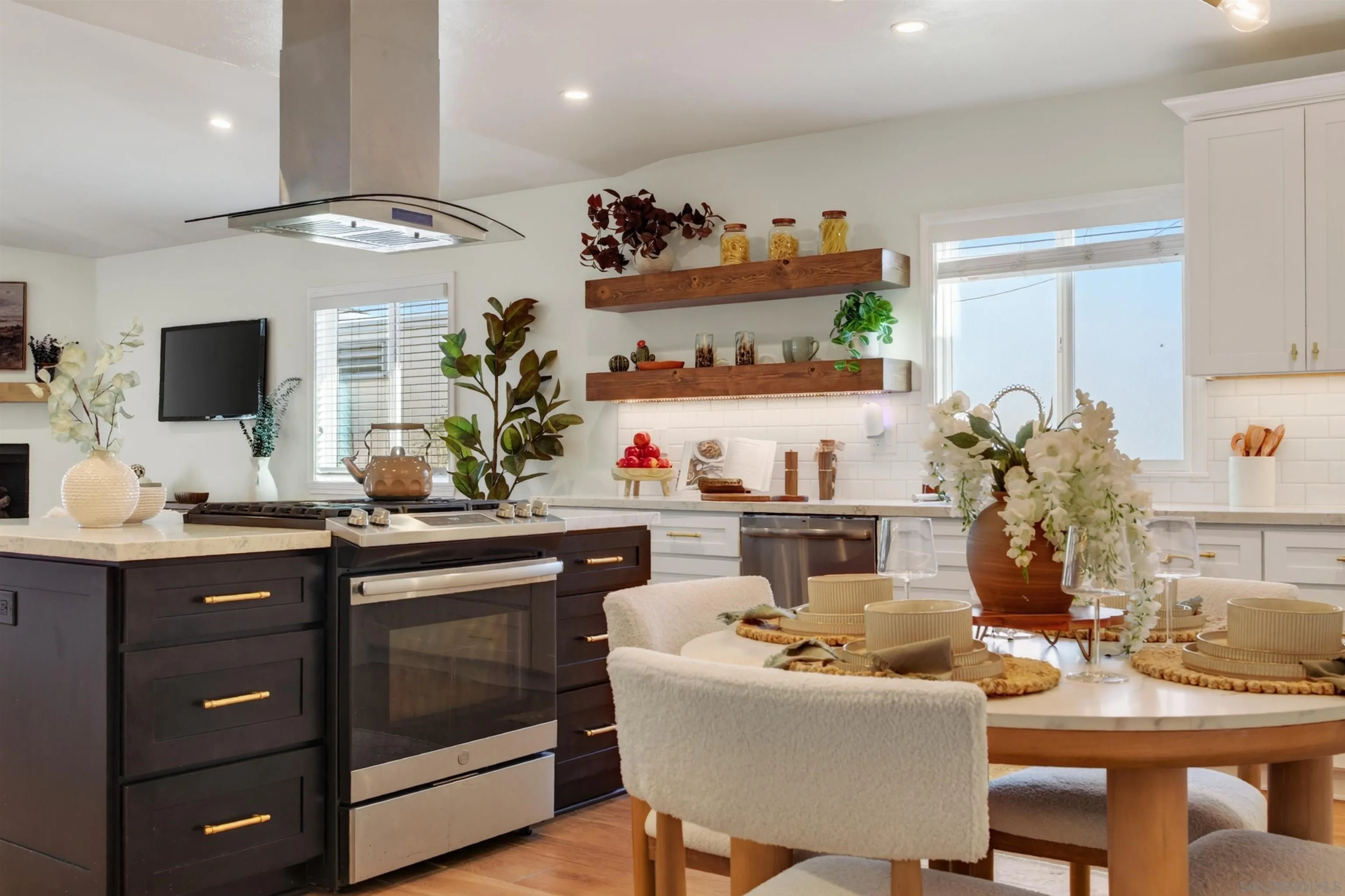 https://cdn.realtyfeed.com/cdn/127/260024134/dca85dfda7fa9aefd3e2f764a07f2eb2.webp