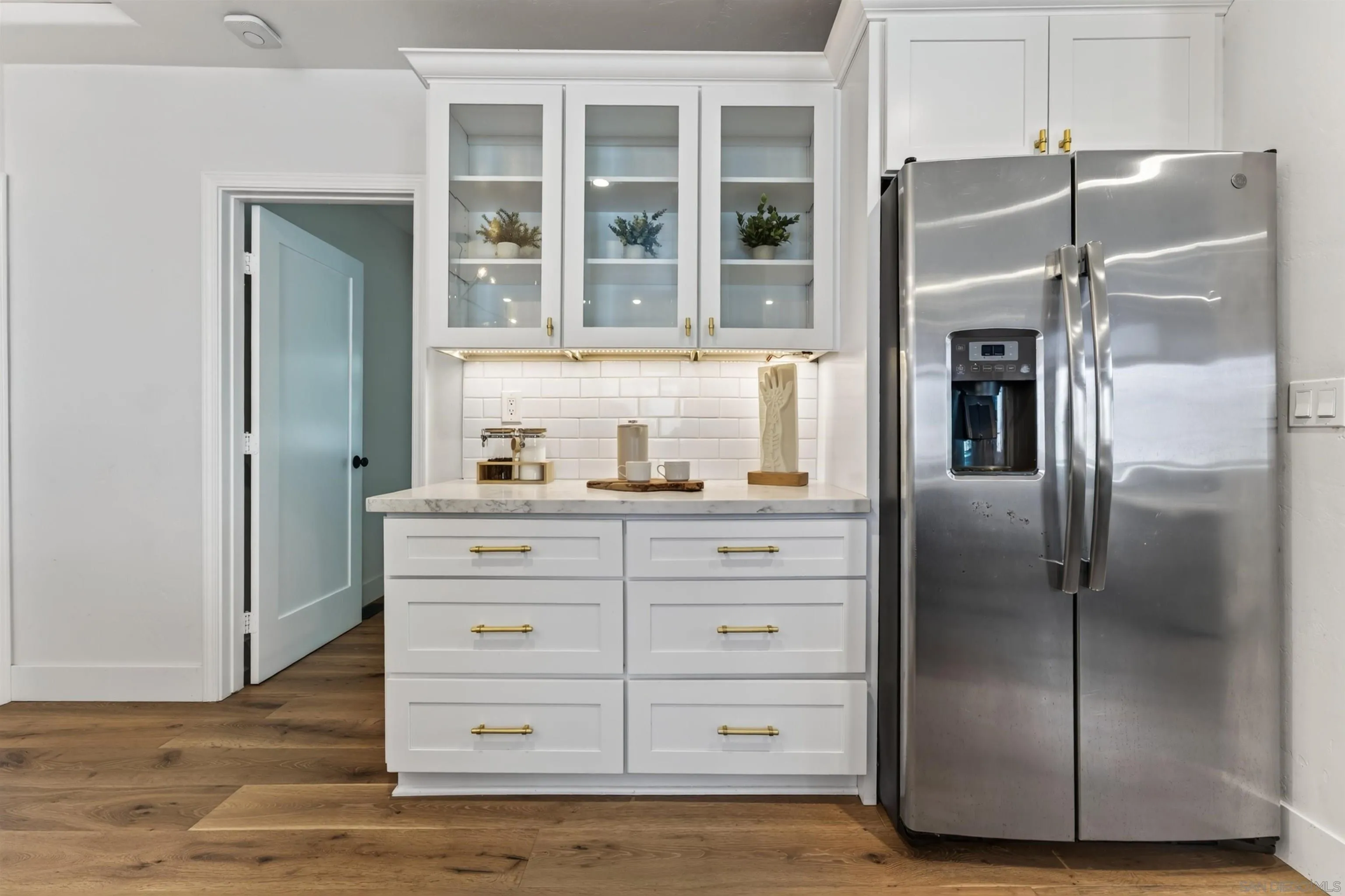 https://cdn.realtyfeed.com/cdn/127/260024134/e6af4bd180ca7cfcaf93264b48aa92a9.webp