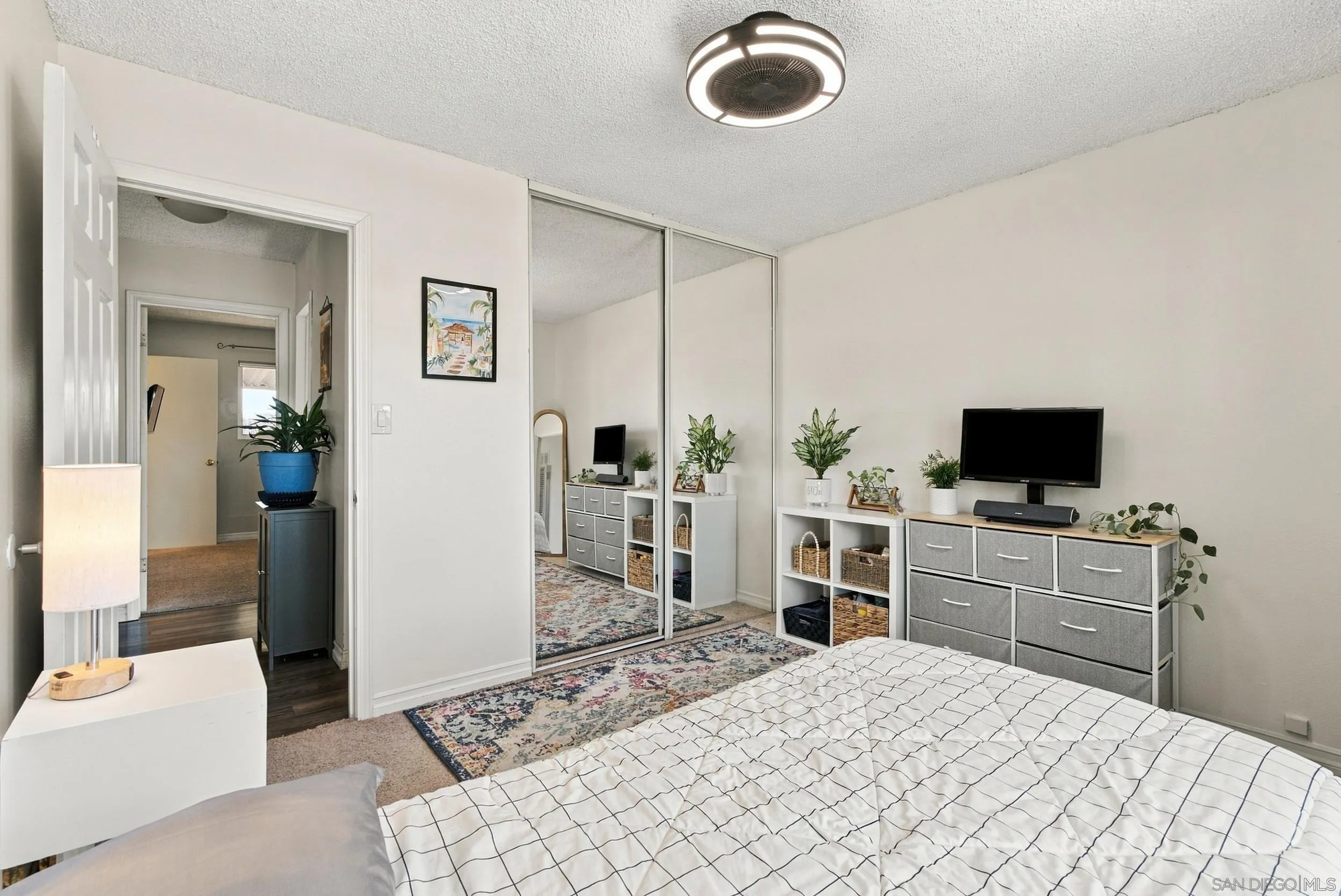 https://cdn.realtyfeed.com/cdn/127/260024149/f27d31c91b57089a4f2749e8123312b3.webp