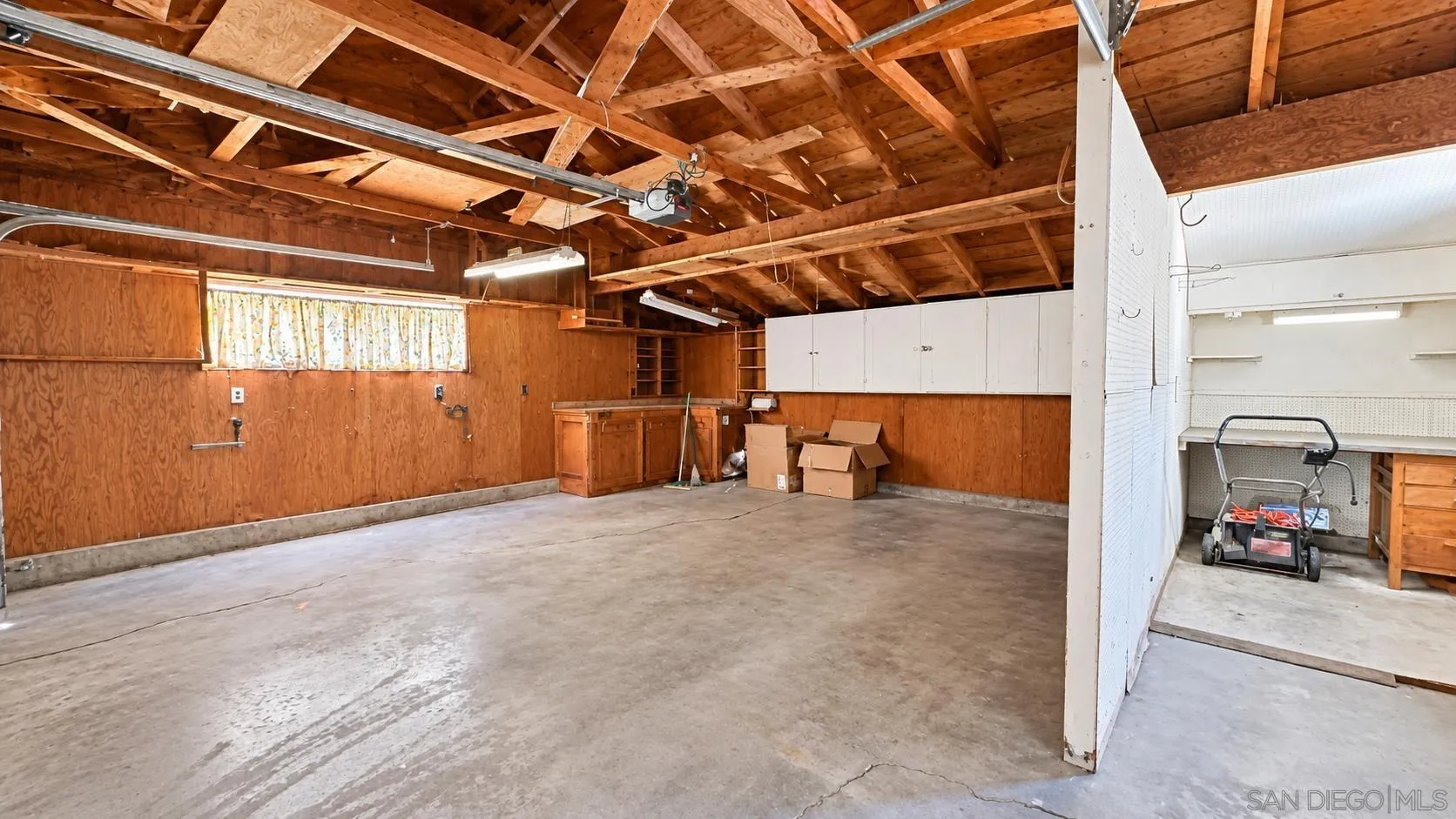 https://cdn.realtyfeed.com/cdn/127/260024153/0bfa0d001b983fba542cabb7d6130ef4.webp