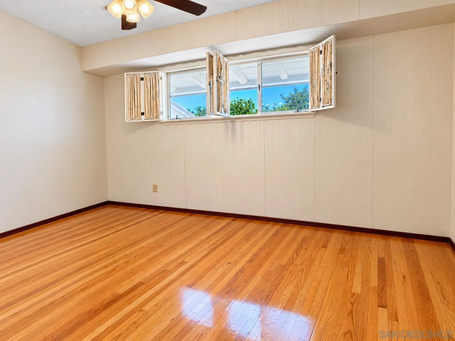 https://cdn.realtyfeed.com/cdn/127/260024153/2a0b26dfda8fc948958764a4f03c28ae.webp