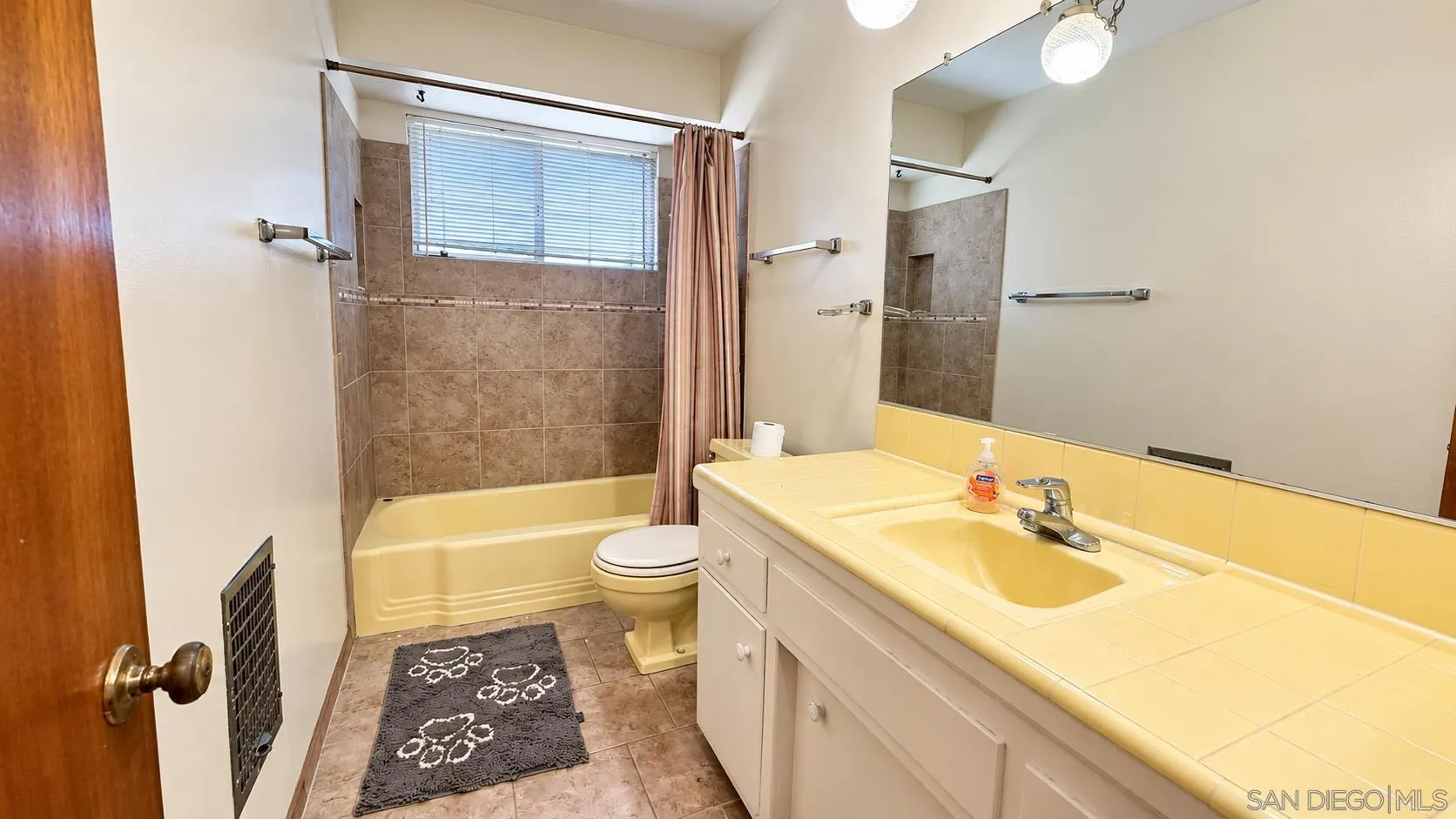 https://cdn.realtyfeed.com/cdn/127/260024153/b3cc93ab16fda2b96bb95edb8e9d515b.webp