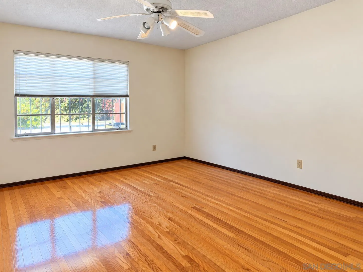 https://cdn.realtyfeed.com/cdn/127/260024153/d8e5dd2deceddb1b21c52c9534e67bd7.webp