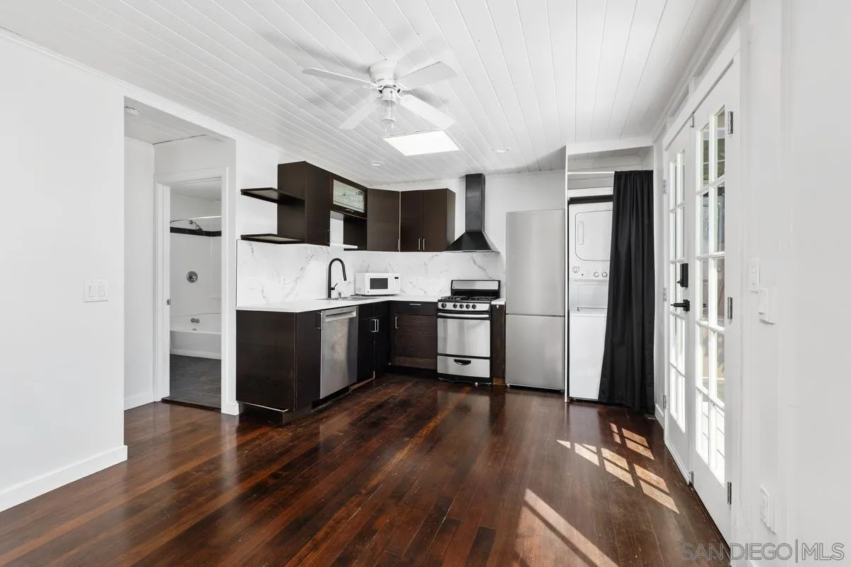 https://cdn.realtyfeed.com/cdn/127/260024160/ae74d292ef9dab44190a7ea52d0573bd.webp