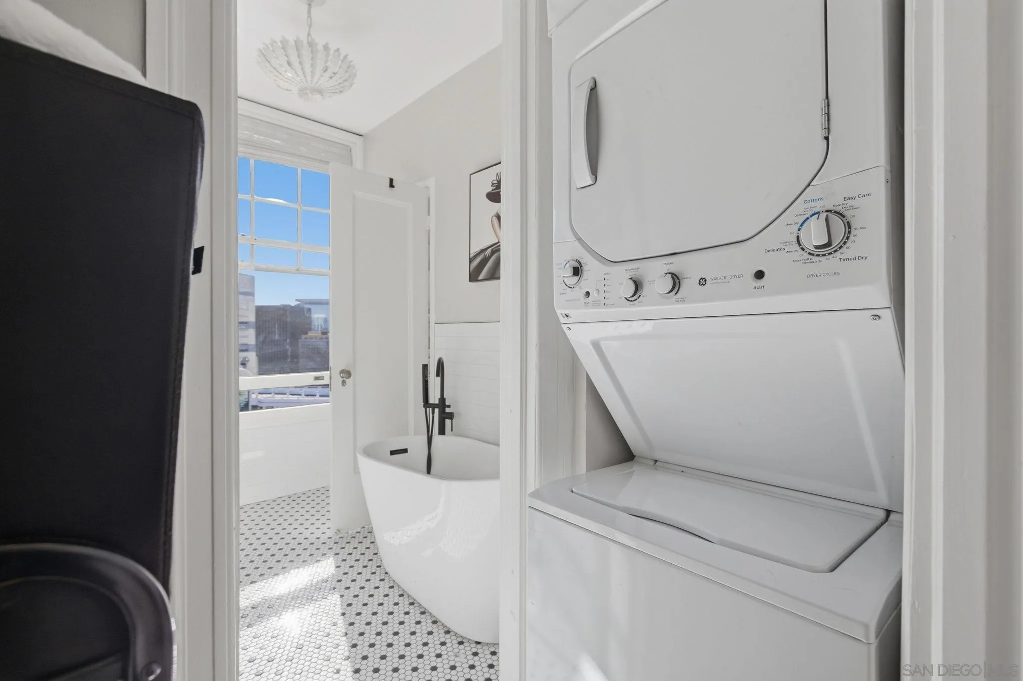 https://cdn.realtyfeed.com/cdn/127/260024163/201609dabefde211a1da8cbdcf1b0e48.webp