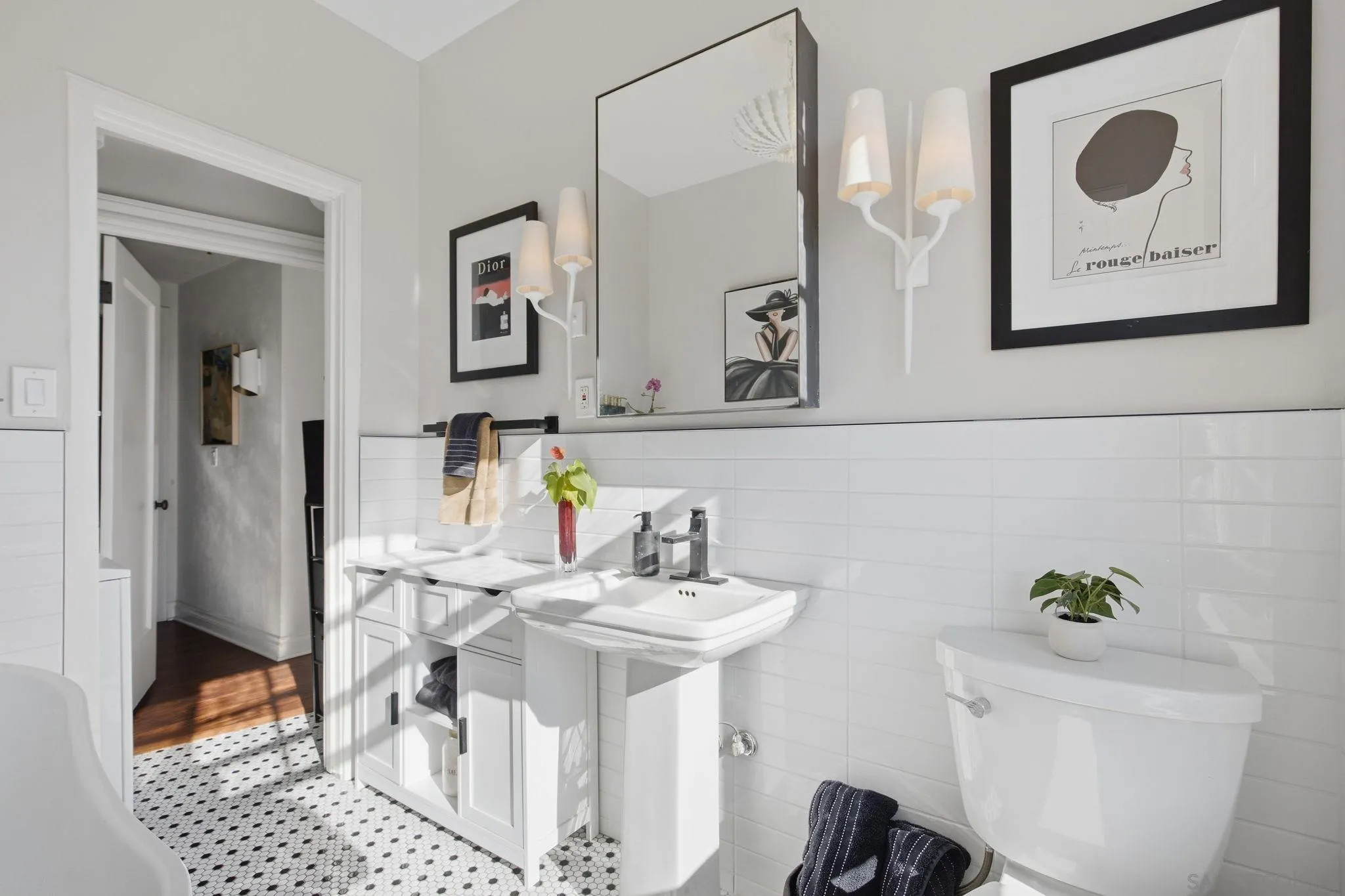 https://cdn.realtyfeed.com/cdn/127/260024163/70f514492a47397742fdc11bc484bd89.webp
