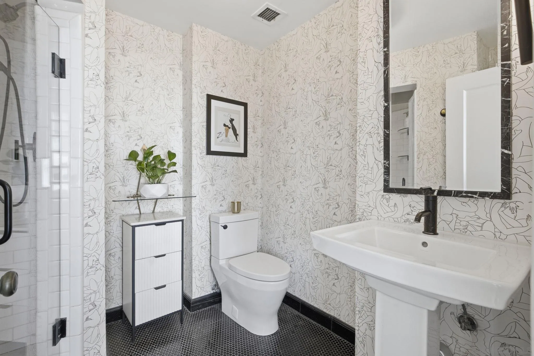 https://cdn.realtyfeed.com/cdn/127/260024163/843fb2d34058a9bab41f6e26dad25039.webp