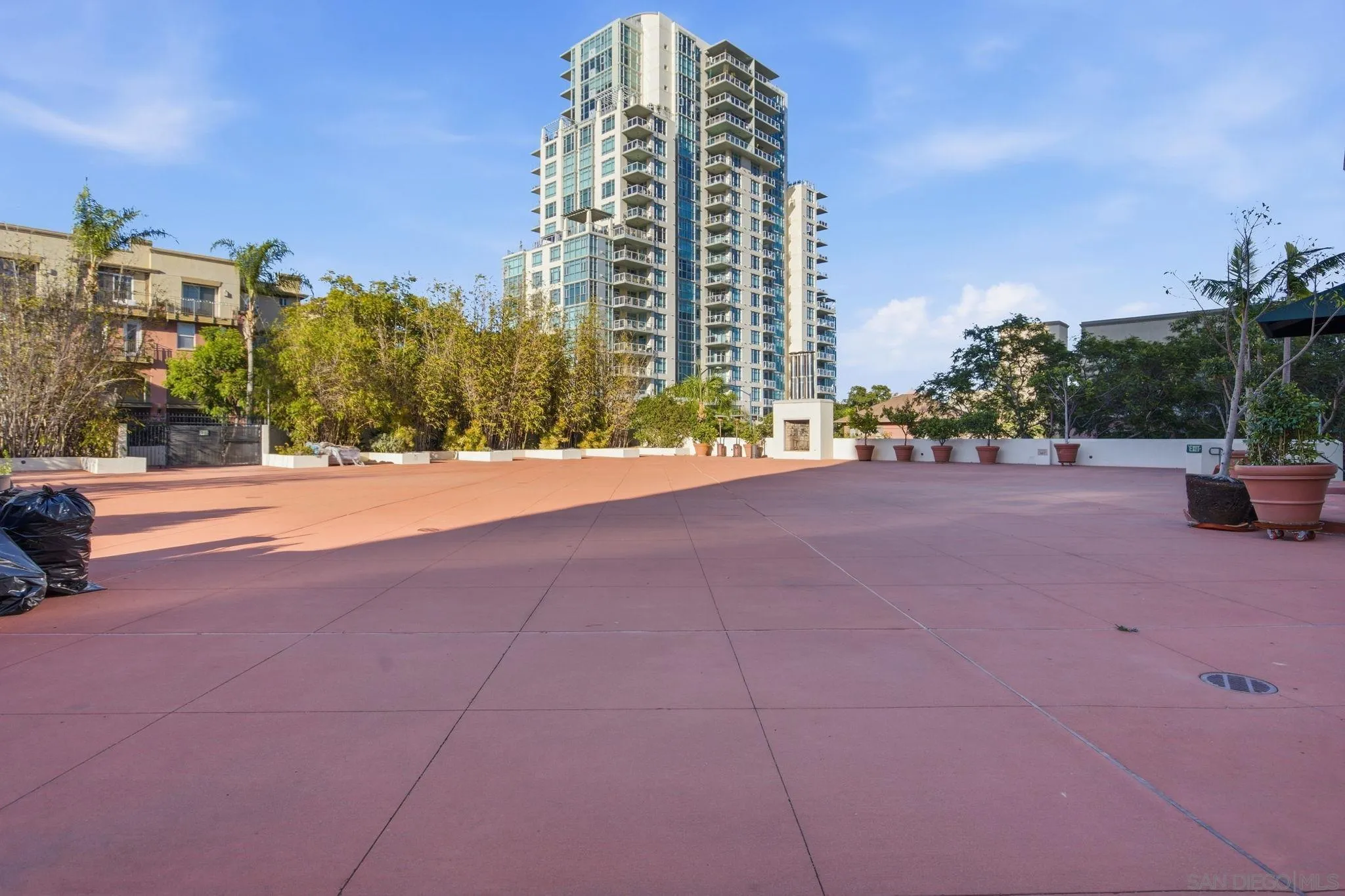 https://cdn.realtyfeed.com/cdn/127/260024163/8e72f4709fa8a06a85ac2be24d40c701.webp