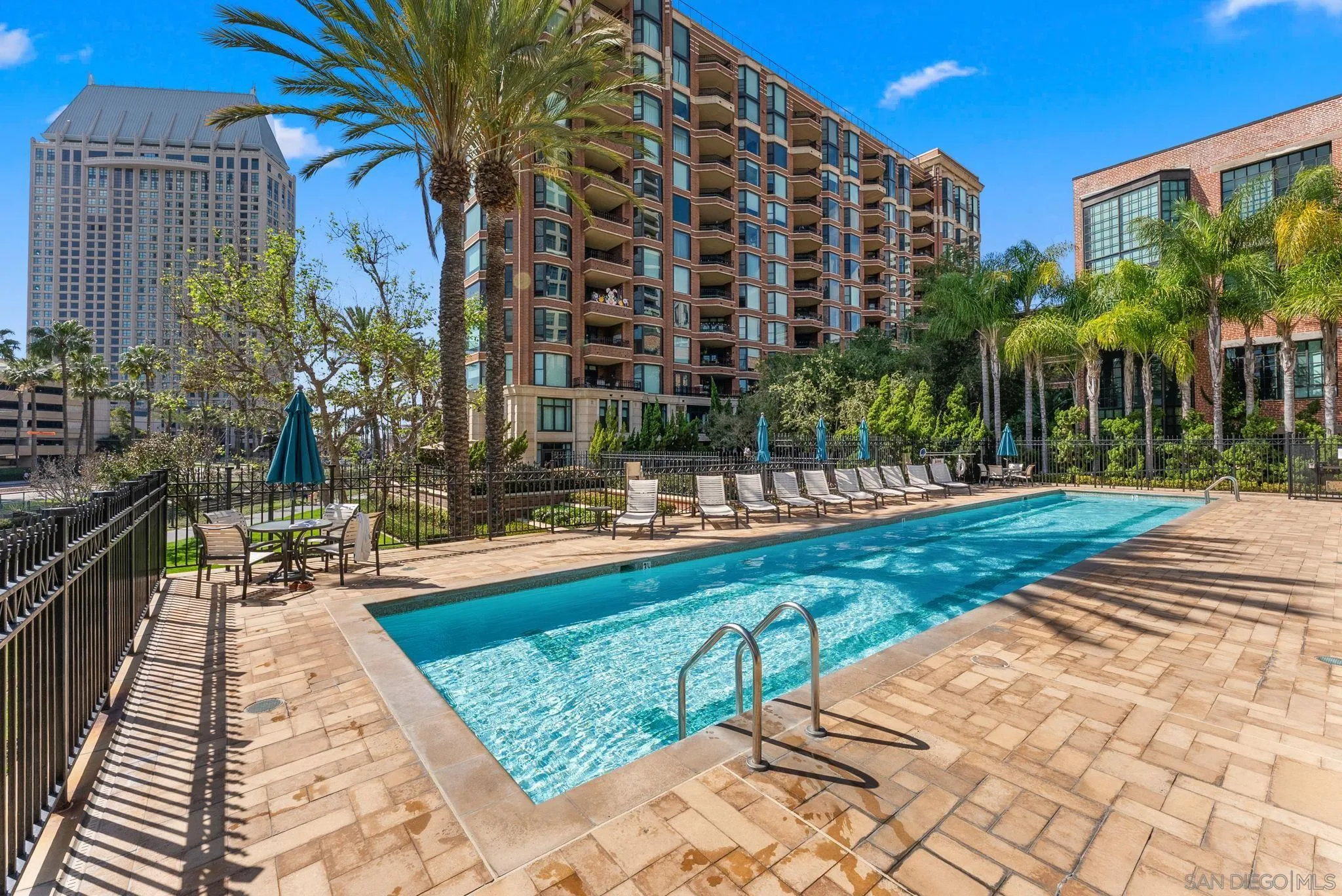 https://cdn.realtyfeed.com/cdn/127/260024198/417d020d1b11833b5487470479065afb.webp