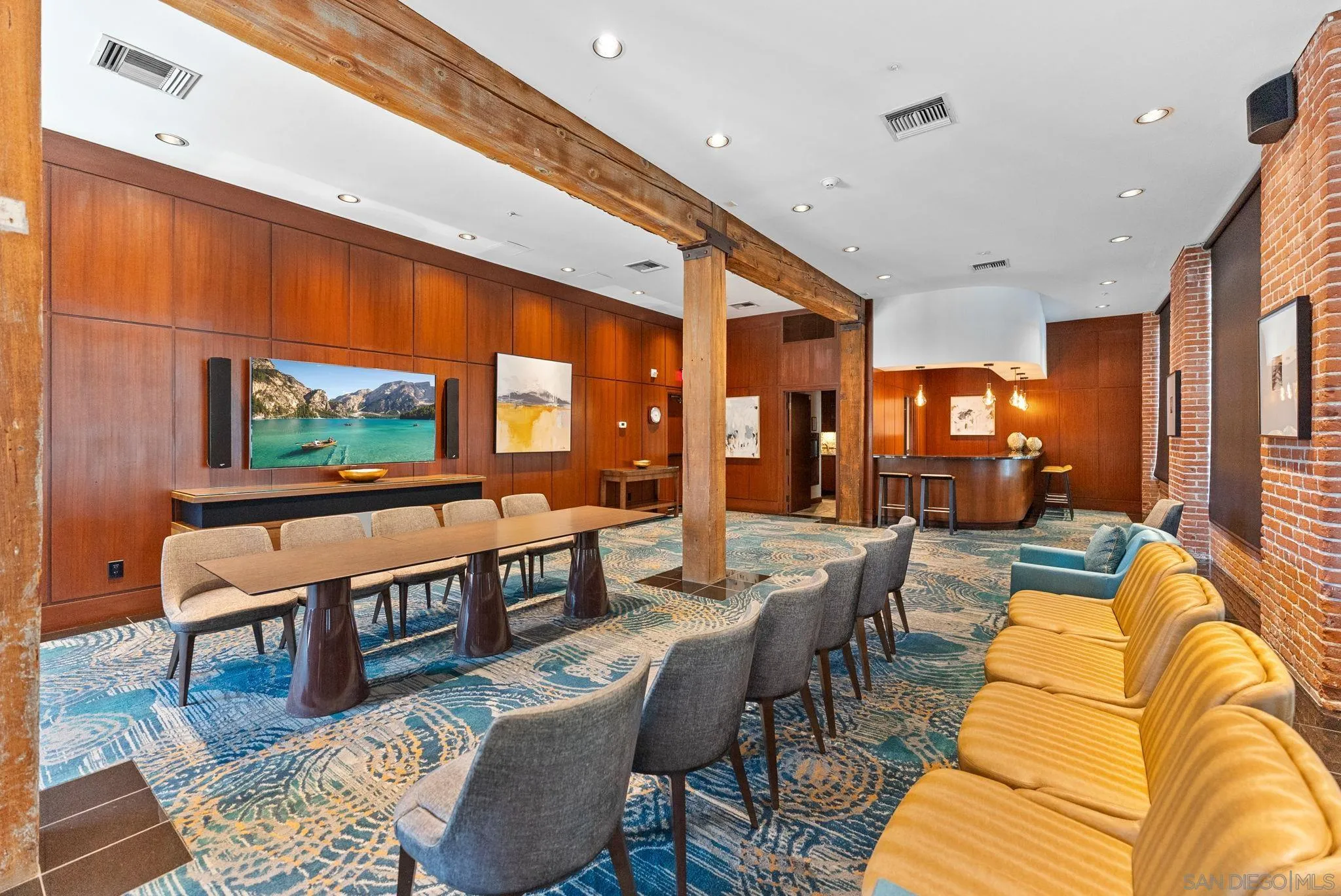 https://cdn.realtyfeed.com/cdn/127/260024198/9d19714fb91a4649f3625c9d771d05a8.webp