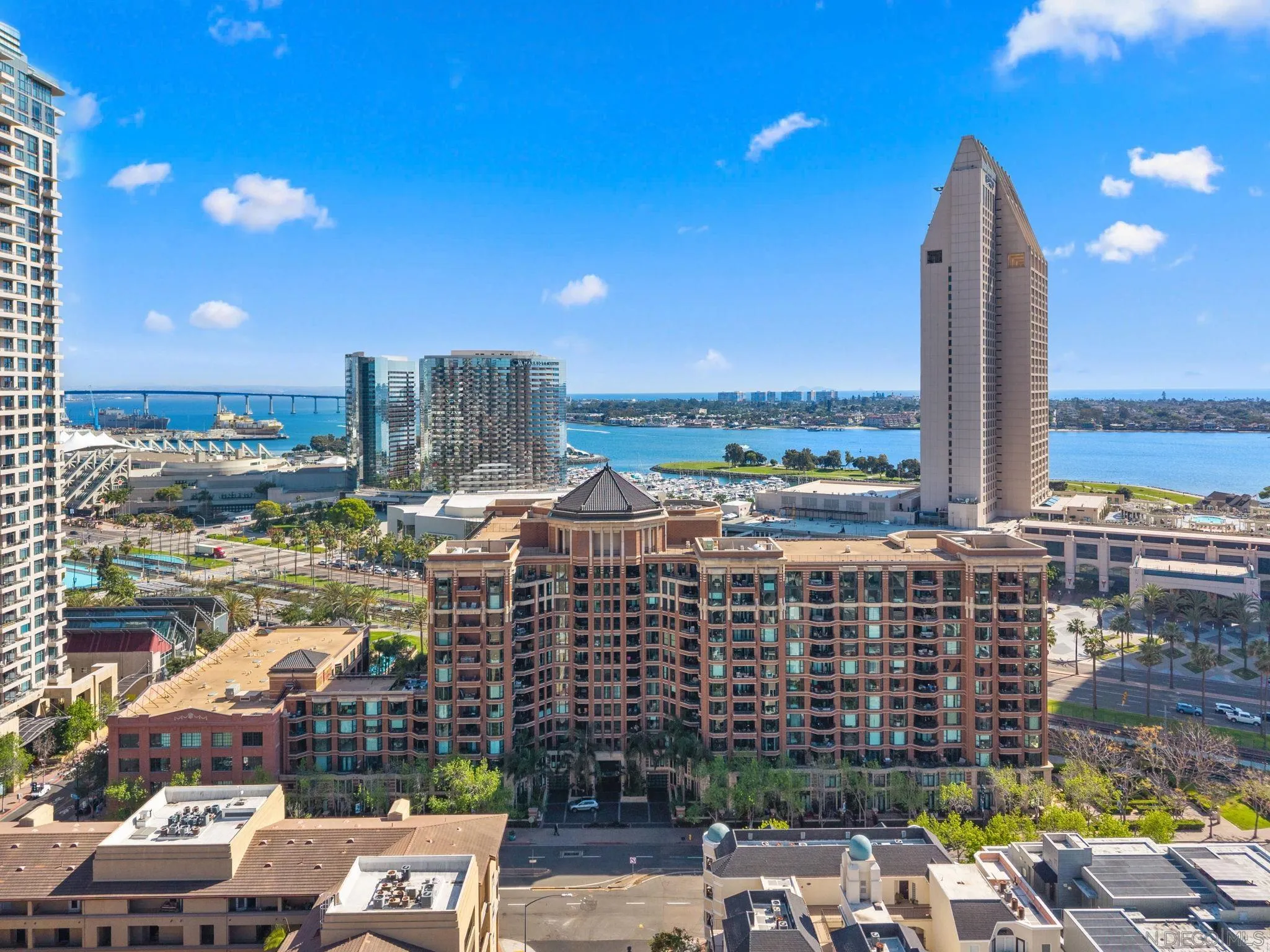 https://cdn.realtyfeed.com/cdn/127/260024198/c32701c9baf977599e96628f645fcd18.webp