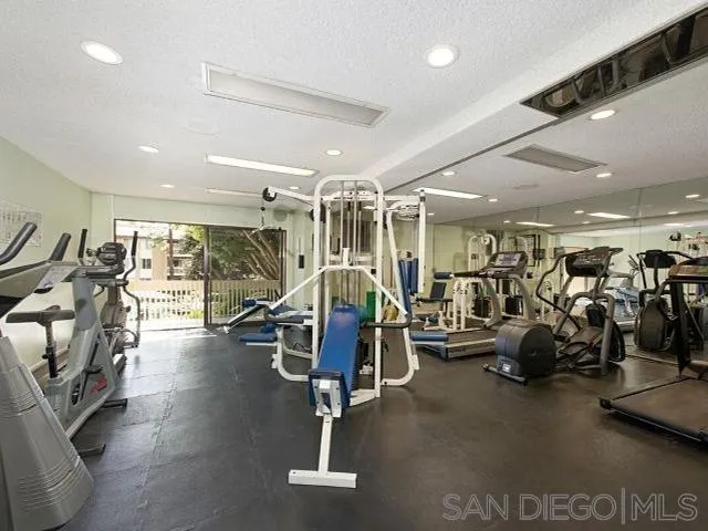 https://cdn.realtyfeed.com/cdn/127/260024202/37804ce7b40d995f9347bf5d3394d19c.webp
