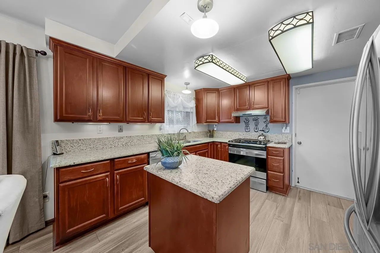 https://cdn.realtyfeed.com/cdn/127/260024204/001d596a8499121f60dae3c68a60baf5.webp