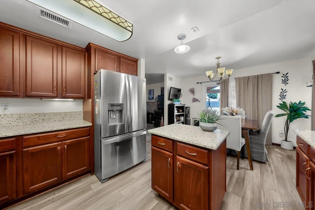 https://cdn.realtyfeed.com/cdn/127/260024204/52ba52c85cb701592d6441a1791f4b0d.webp