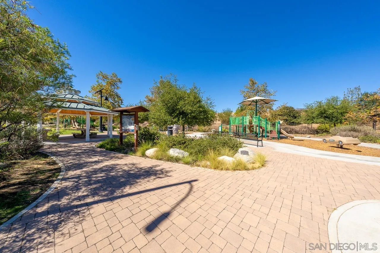 https://cdn.realtyfeed.com/cdn/127/260024204/a37d247b6ff69e3fc24cf098d685e059.webp