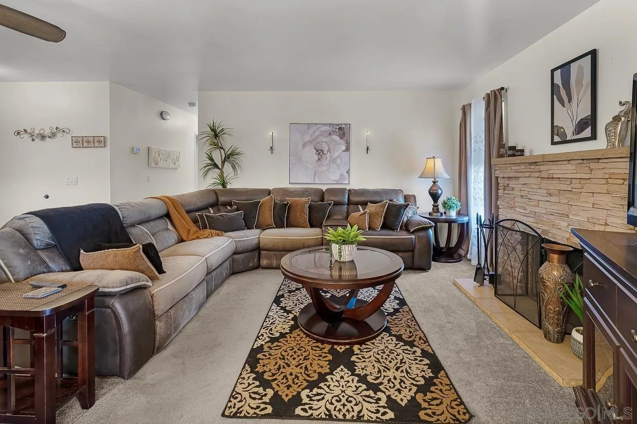 https://cdn.realtyfeed.com/cdn/127/260024204/ab470f951f0c766f7900c3f755f17a4b.webp