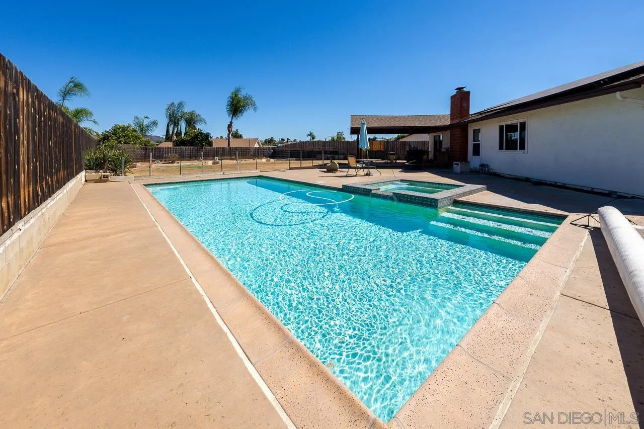 https://cdn.realtyfeed.com/cdn/127/260024204/b2c3ad2cccaf88aea08c825c8a6f33b4.webp