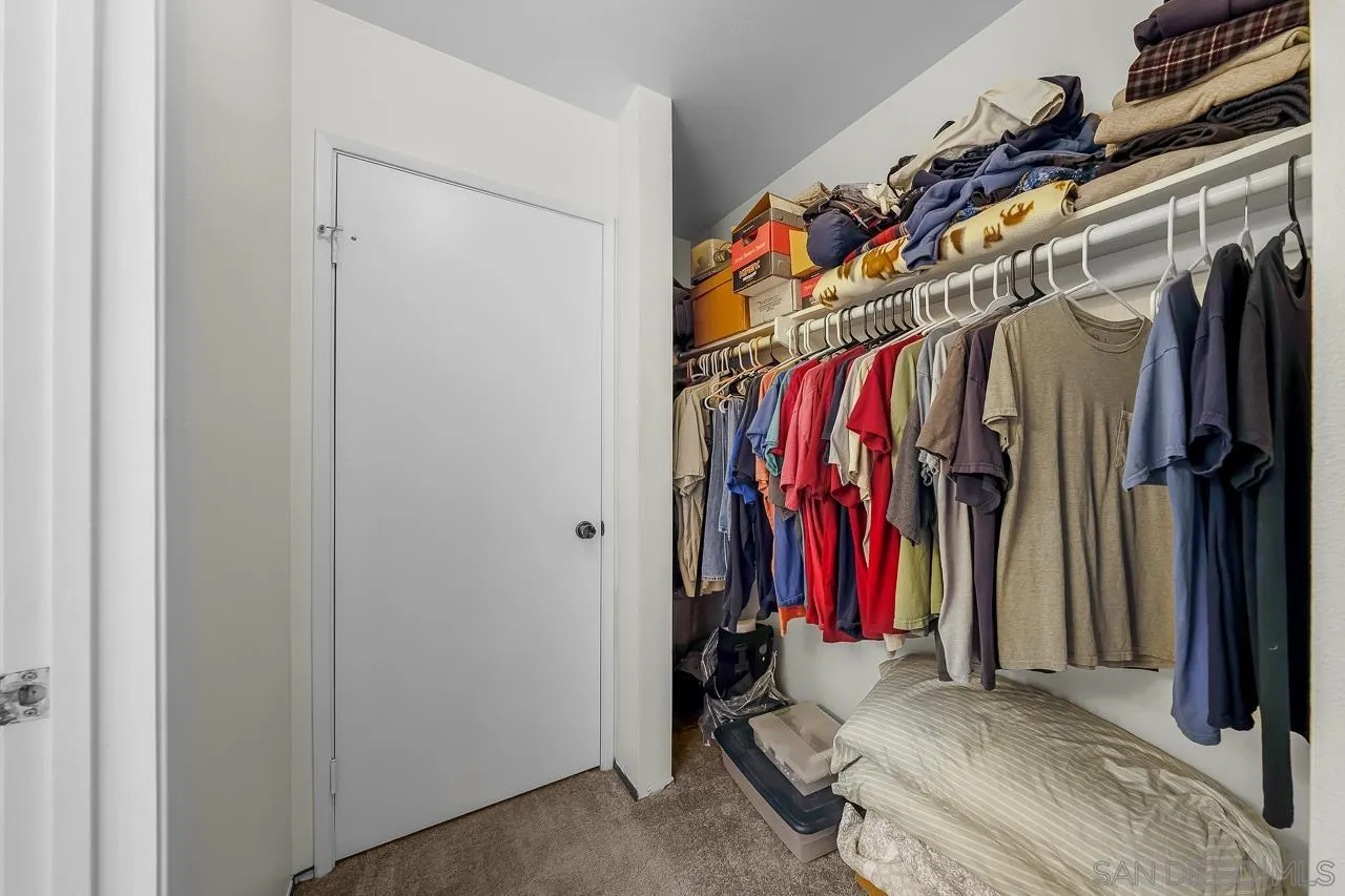 https://cdn.realtyfeed.com/cdn/127/260024204/fda19e8e2ad10e34812046478228cf16.webp