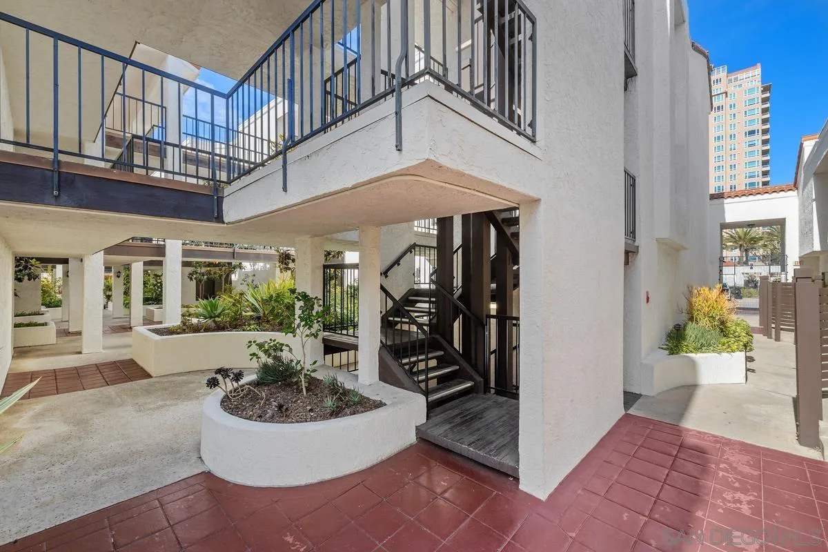 https://cdn.realtyfeed.com/cdn/127/260024209/9d64d2b3eab2ca4ad4301639531eb319.webp