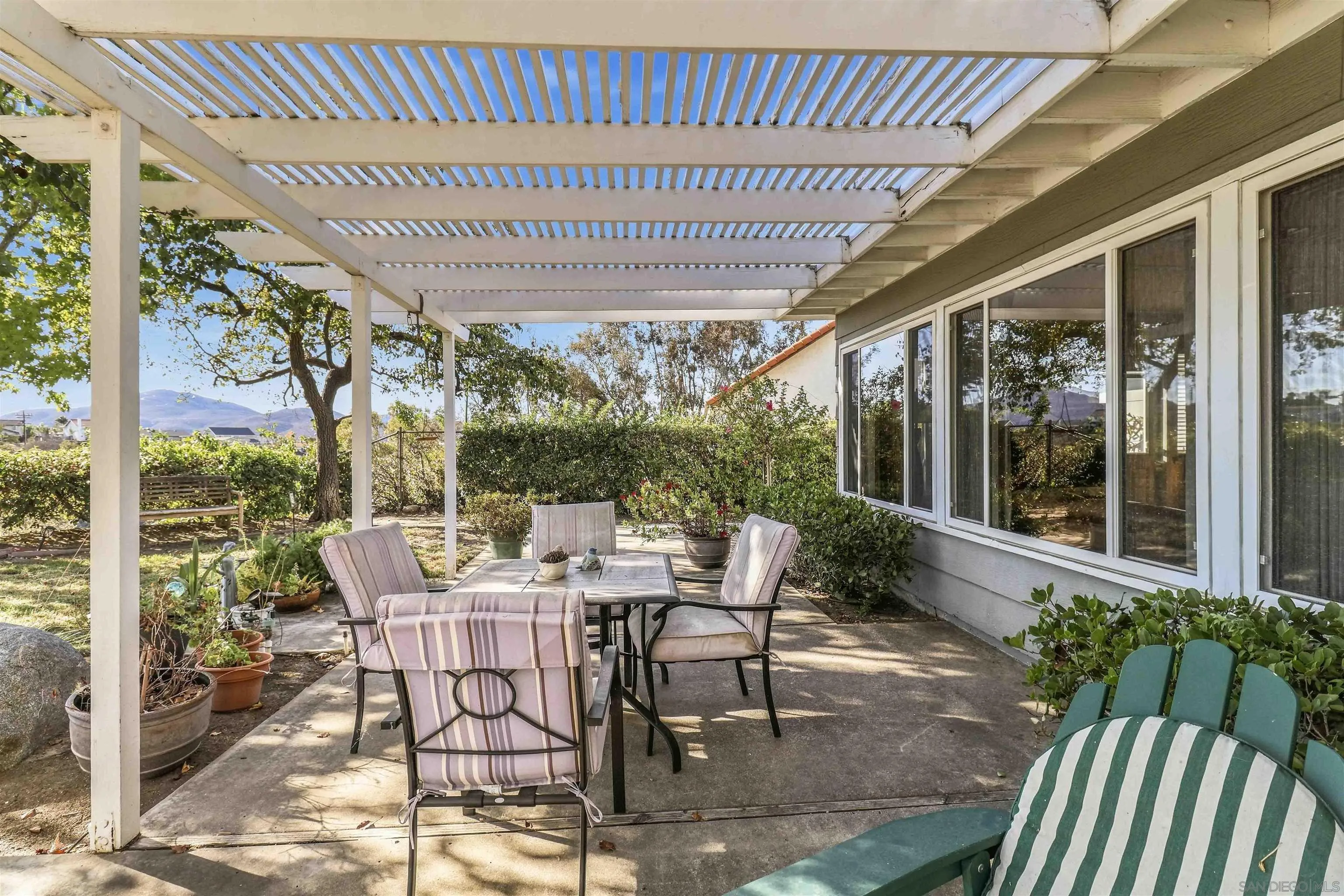 https://cdn.realtyfeed.com/cdn/127/260024213/12c67f17349d399fb9775680b8475b5b.webp