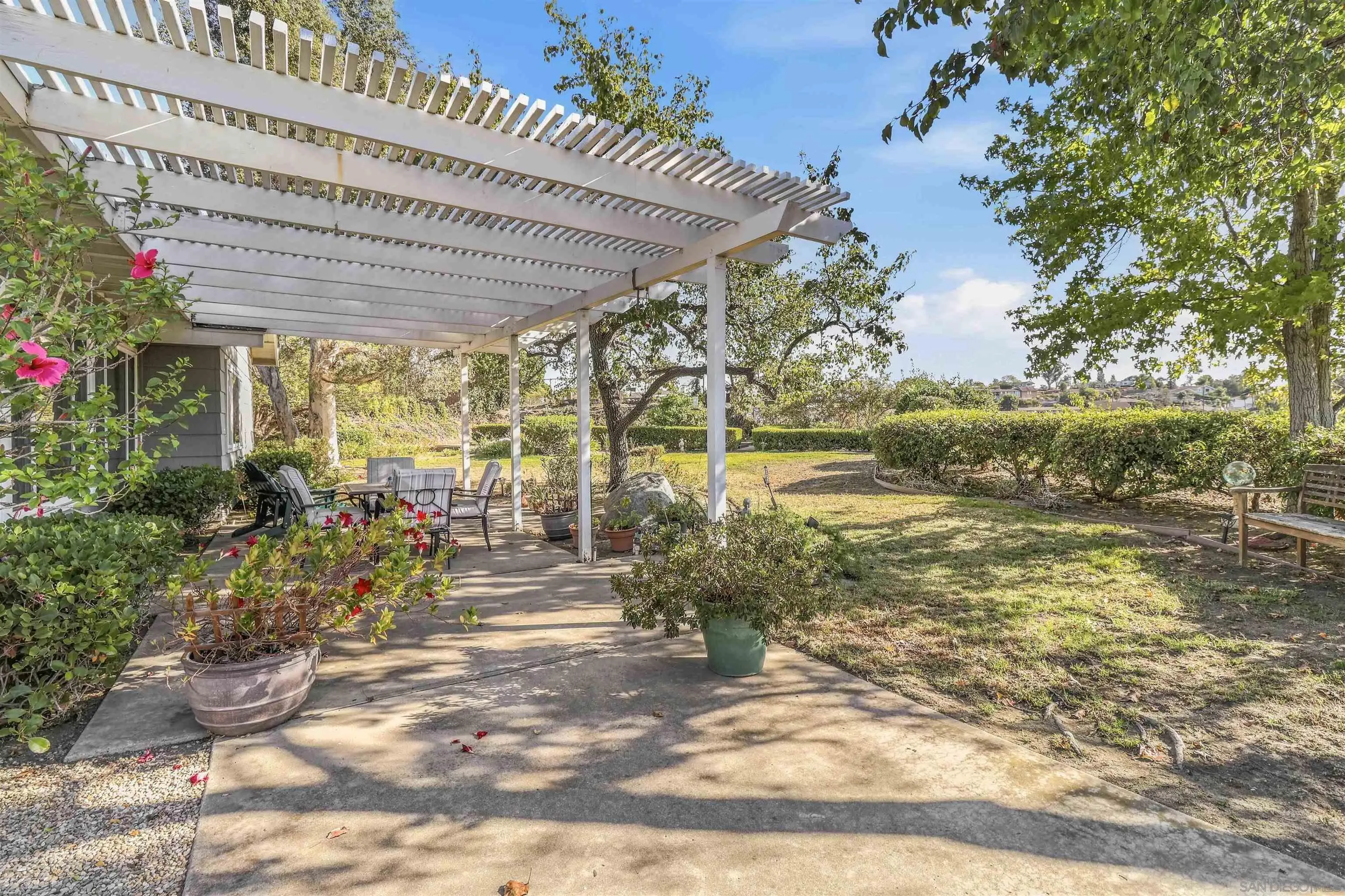https://cdn.realtyfeed.com/cdn/127/260024213/19ebacd5f4d9c385a8b4c8864766caeb.webp