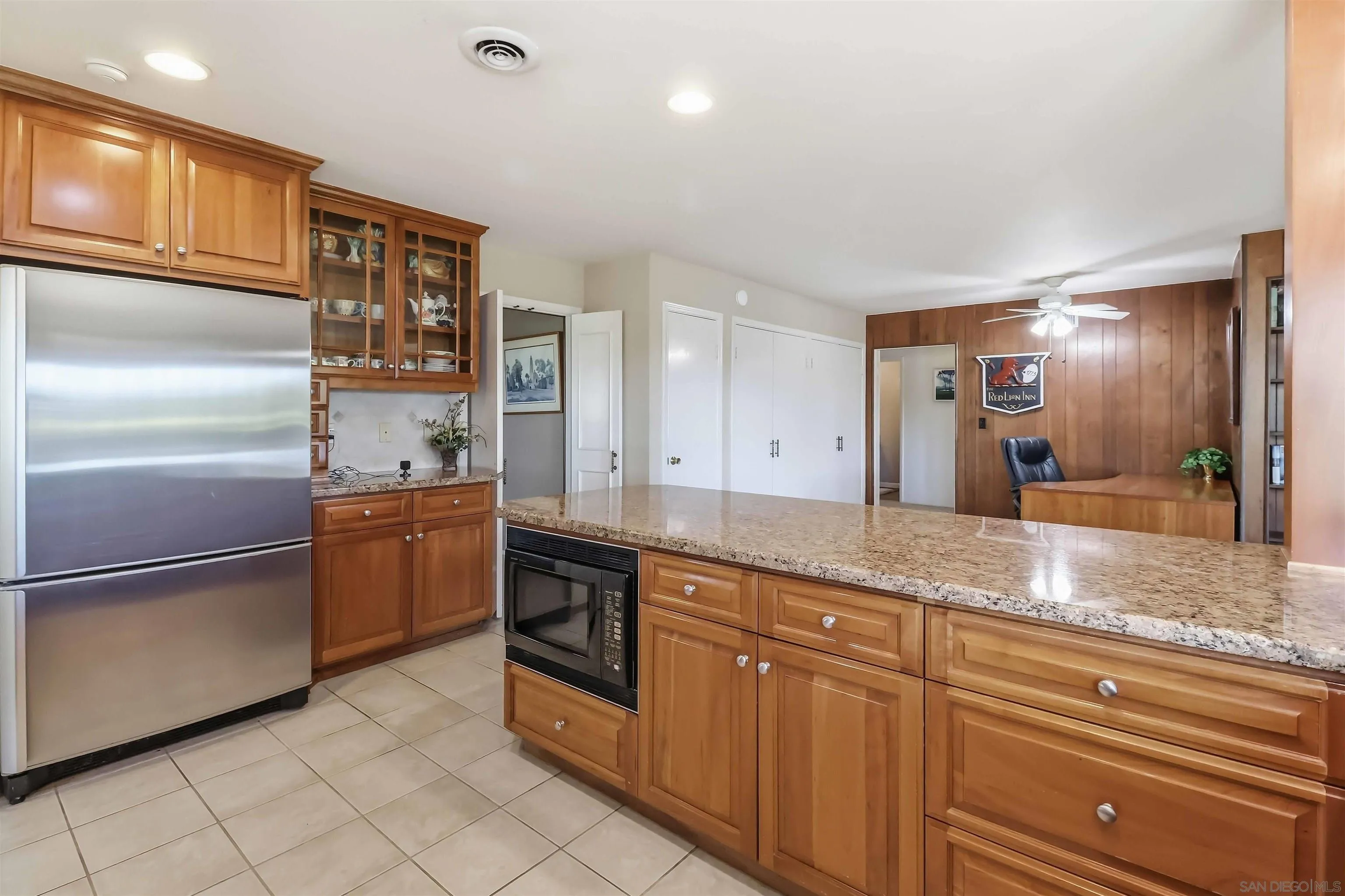 https://cdn.realtyfeed.com/cdn/127/260024213/6d803d21f7ea7e3de3fd61b60961aaae.webp
