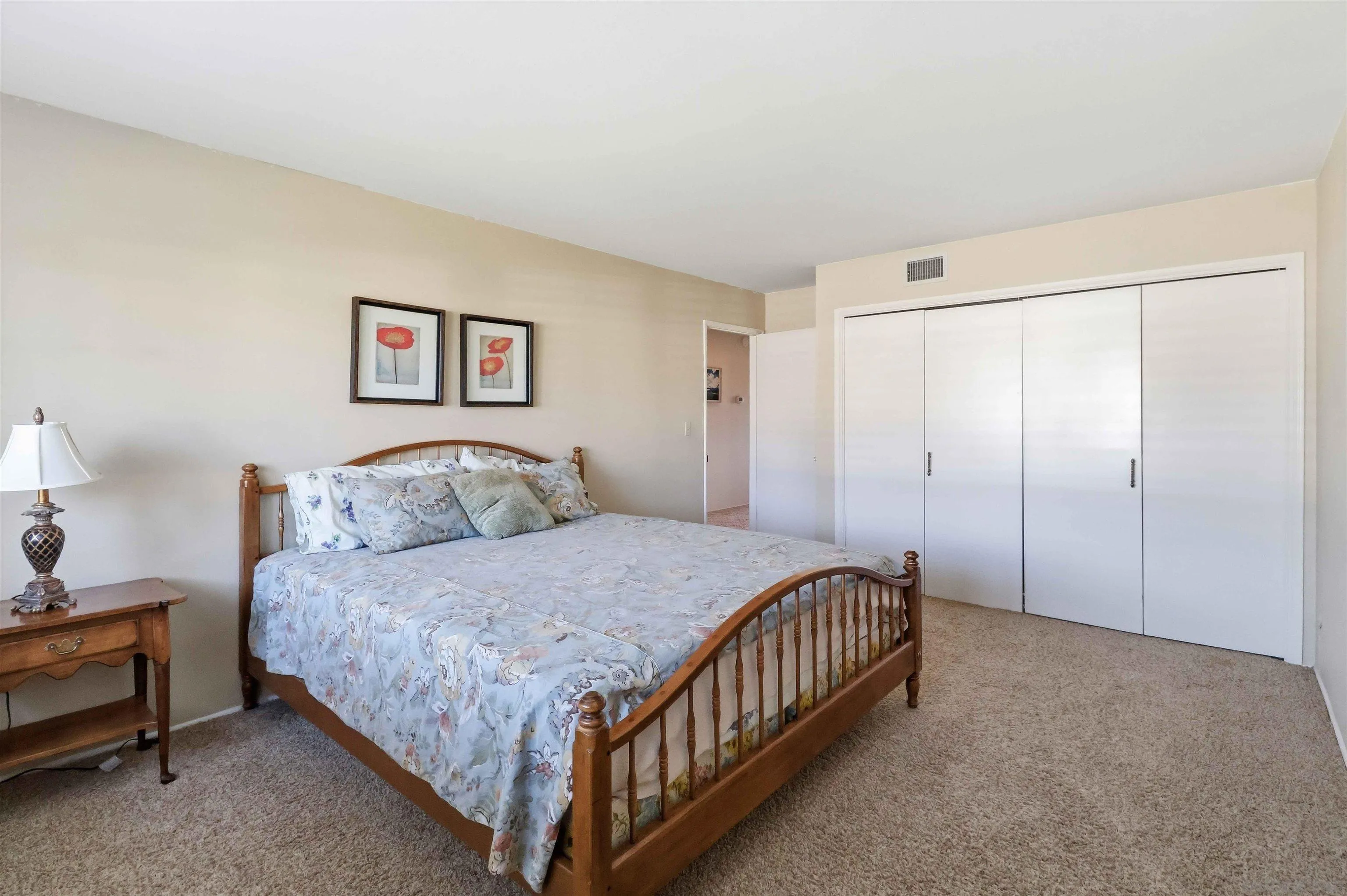 https://cdn.realtyfeed.com/cdn/127/260024213/76f74b78b7a5213a764537101d6ecff9.webp