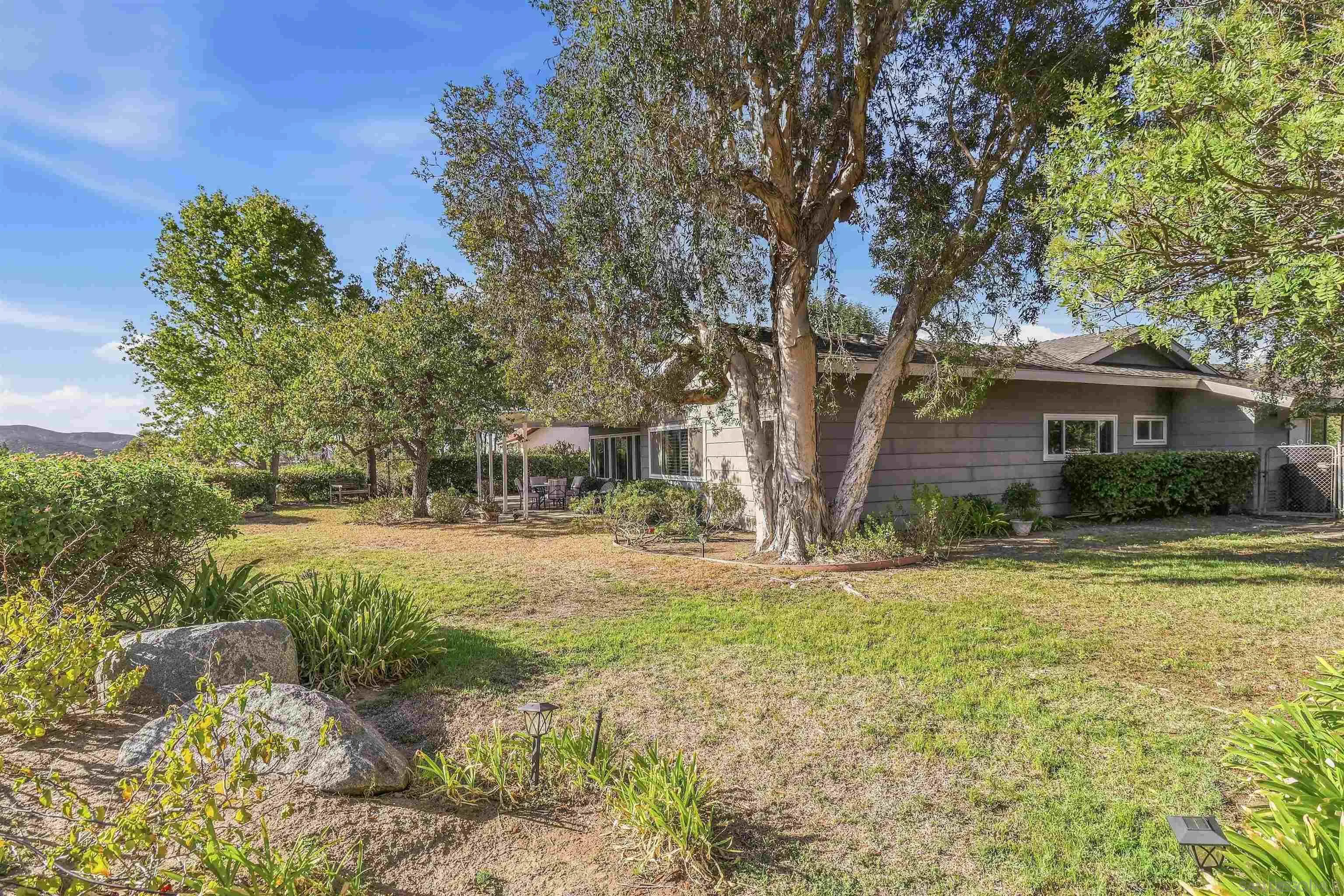 https://cdn.realtyfeed.com/cdn/127/260024213/8c97dc37daab438df35aa50b69937bb7.webp