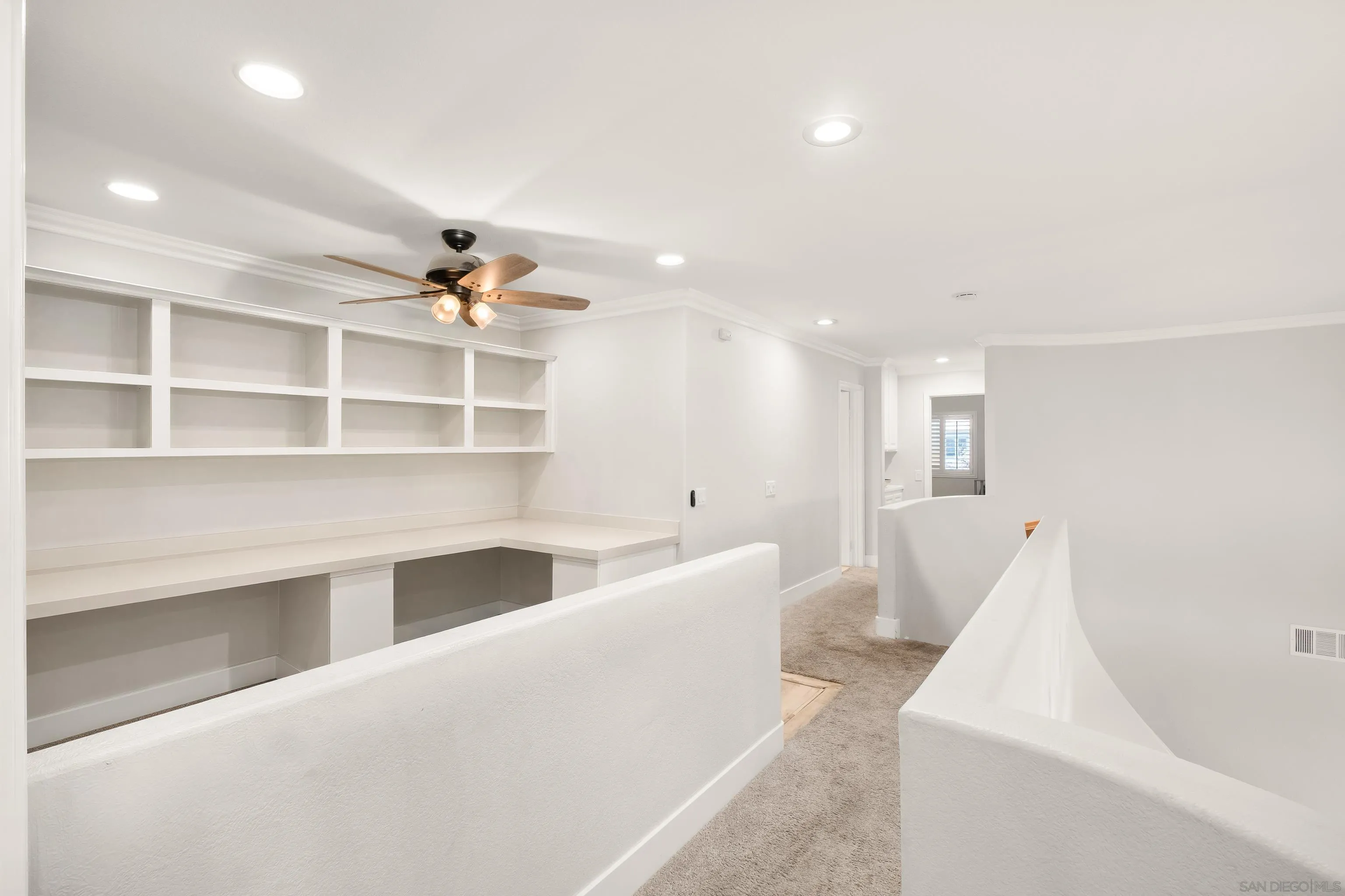 https://cdn.realtyfeed.com/cdn/127/260024215/1d124fb97e6e23160eb465d58453ad82.webp