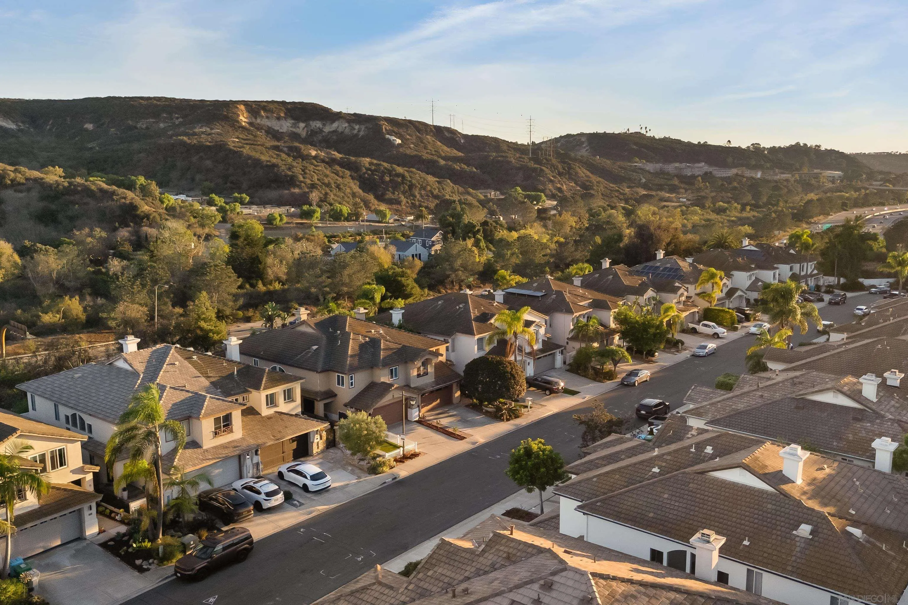 https://cdn.realtyfeed.com/cdn/127/260024215/244b00b724055a25df6602ce747dcd51.webp