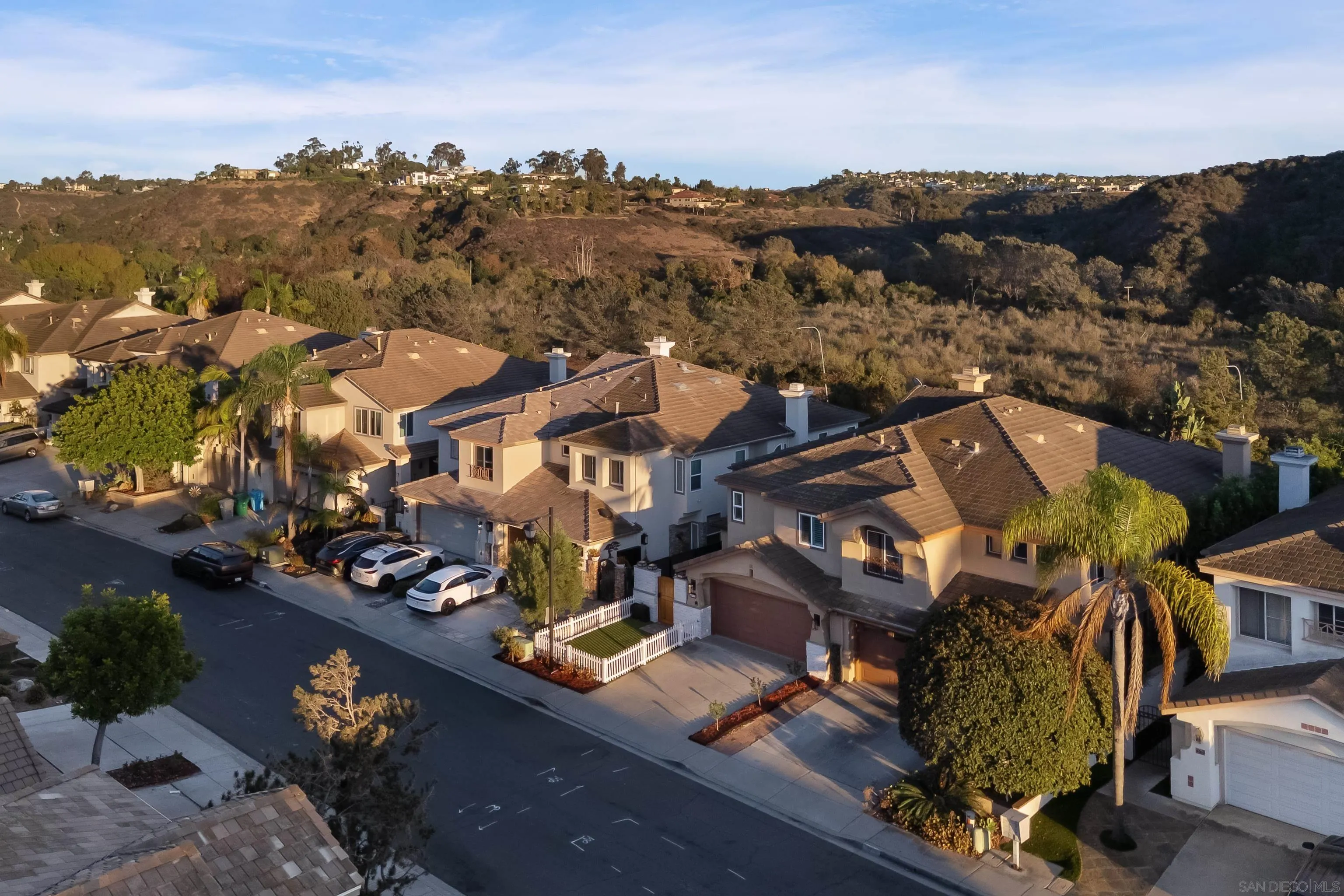 https://cdn.realtyfeed.com/cdn/127/260024215/4d0bf9058829fa0aef2d38d5a5886f06.webp