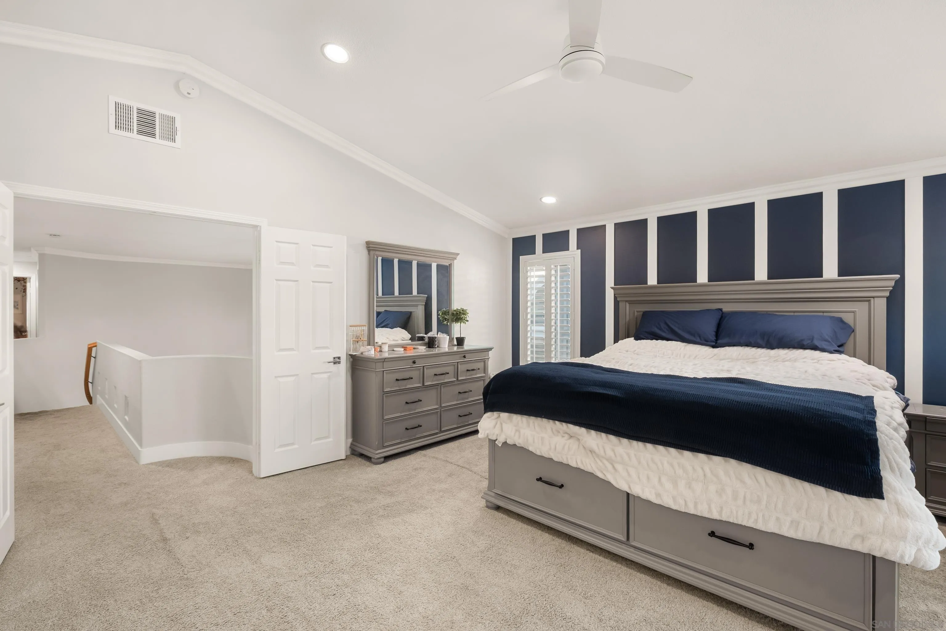 https://cdn.realtyfeed.com/cdn/127/260024215/95db432d4e9475e53ee1974602854631.webp