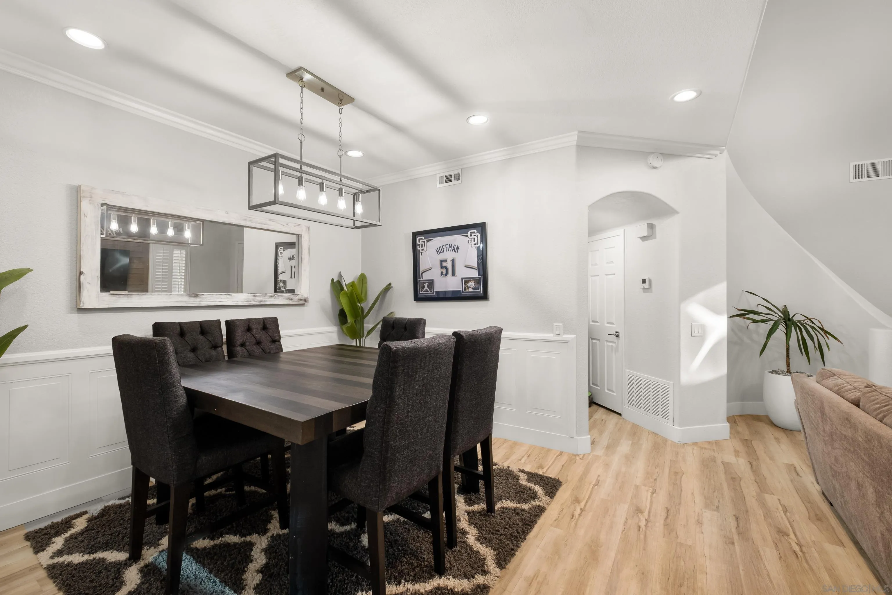 https://cdn.realtyfeed.com/cdn/127/260024215/a3cdb70e8f5b17a0213f4ec8a9edaf84.webp