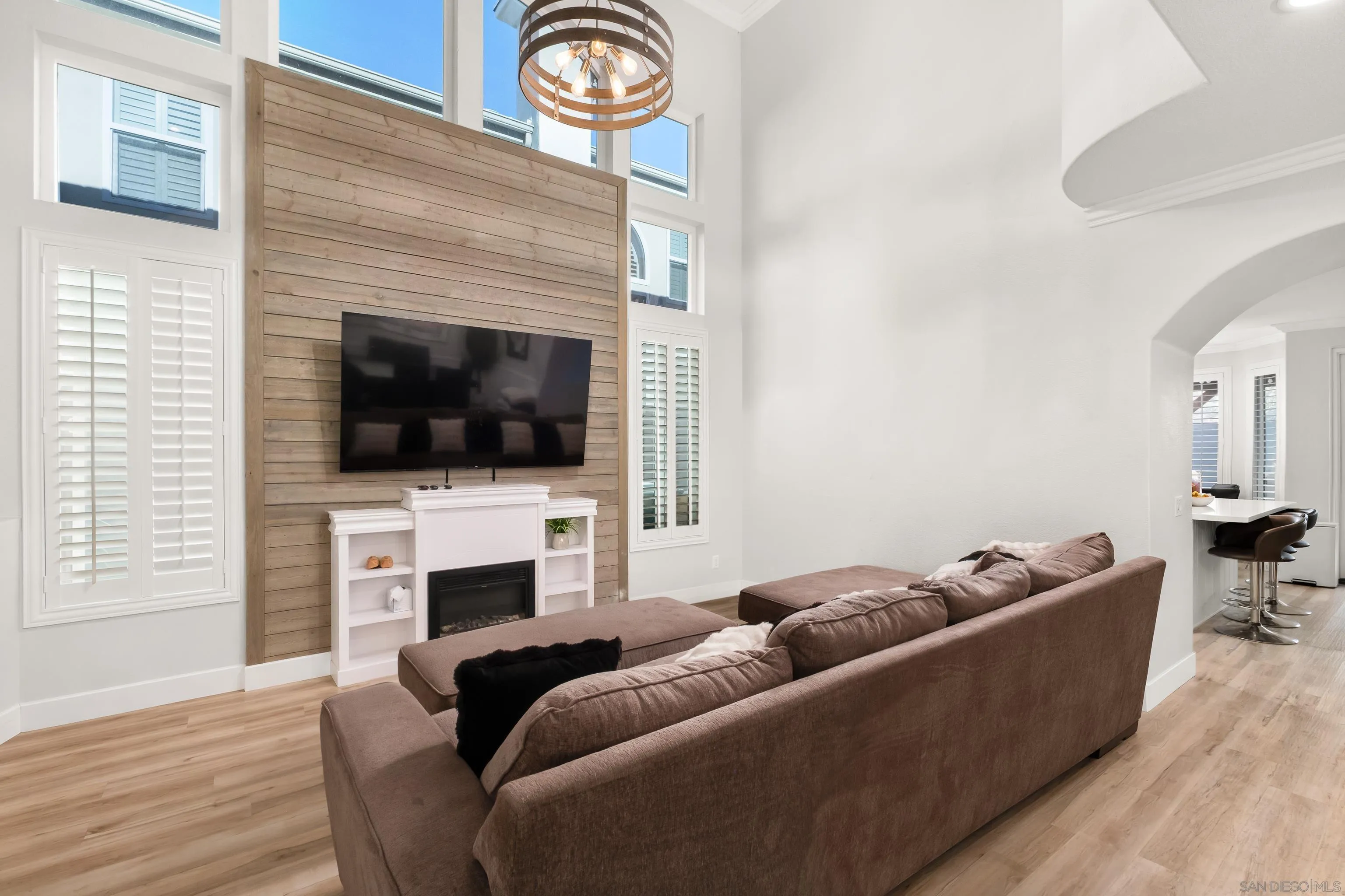 https://cdn.realtyfeed.com/cdn/127/260024215/c6390ff8708f420c66899bc7ea868e28.webp