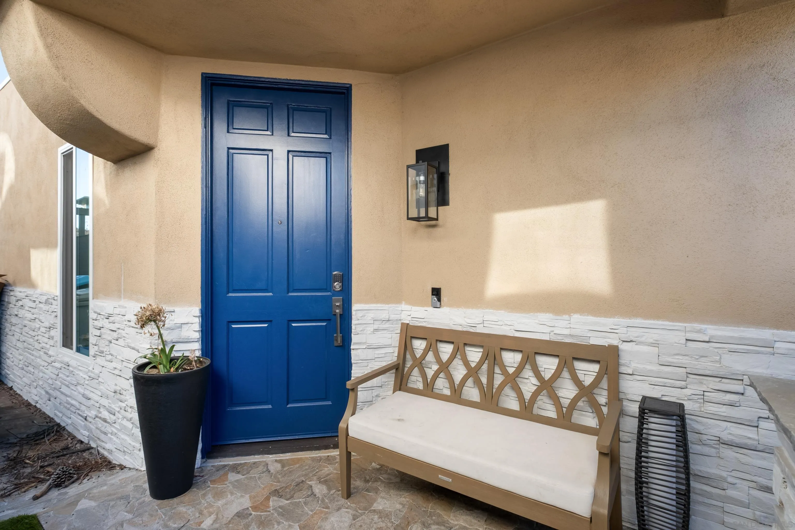 https://cdn.realtyfeed.com/cdn/127/260024215/c8cd6d883933475ebc45e3a3387735e3.webp