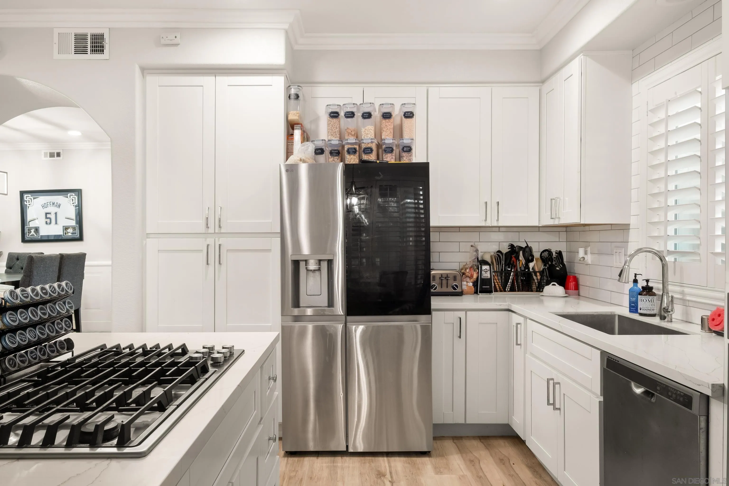 https://cdn.realtyfeed.com/cdn/127/260024215/d5993e290565506a58087bd0101fb9c6.webp