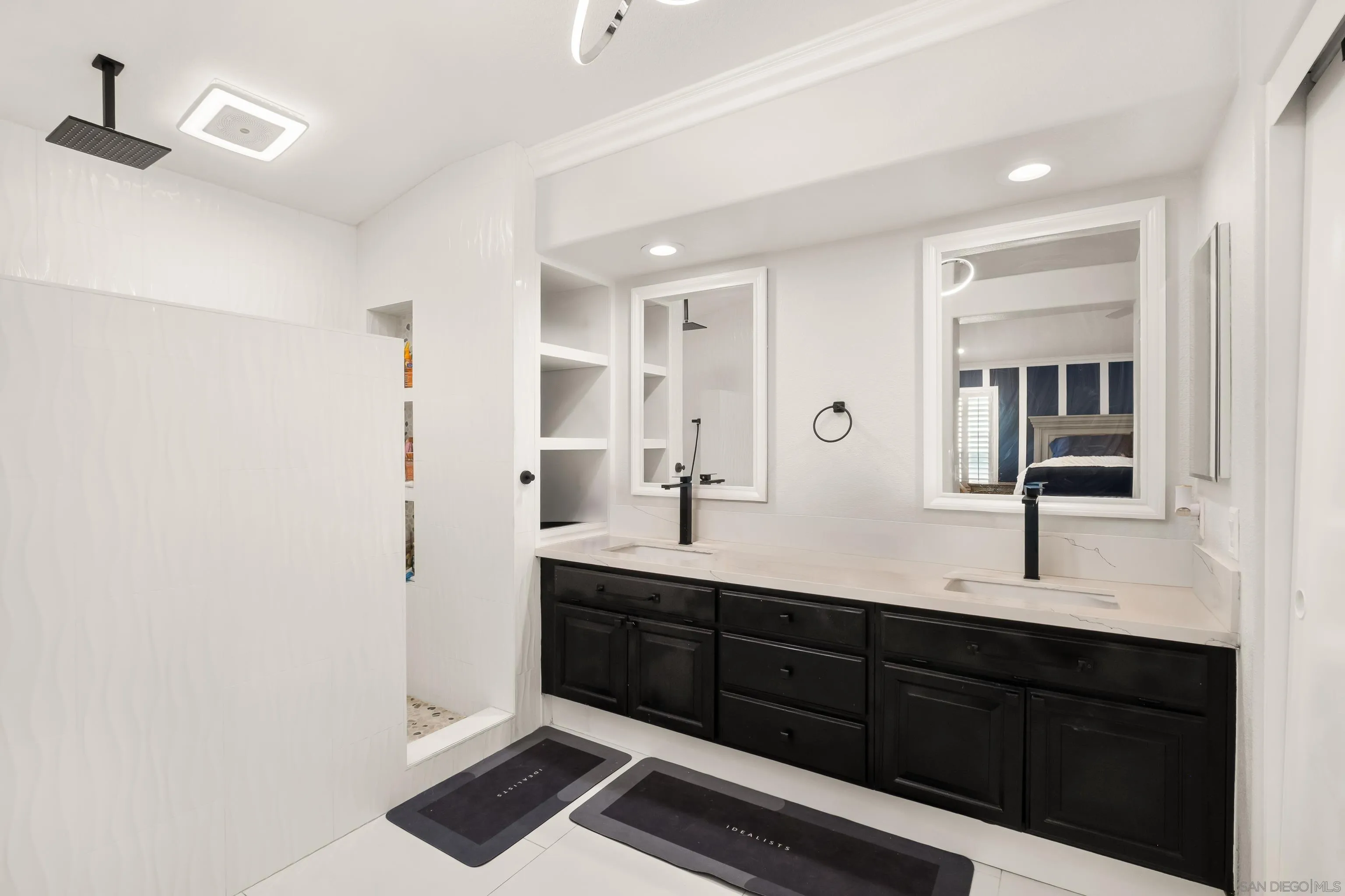 https://cdn.realtyfeed.com/cdn/127/260024215/e91535e6ab9eb42526df67c4538bc6e8.webp