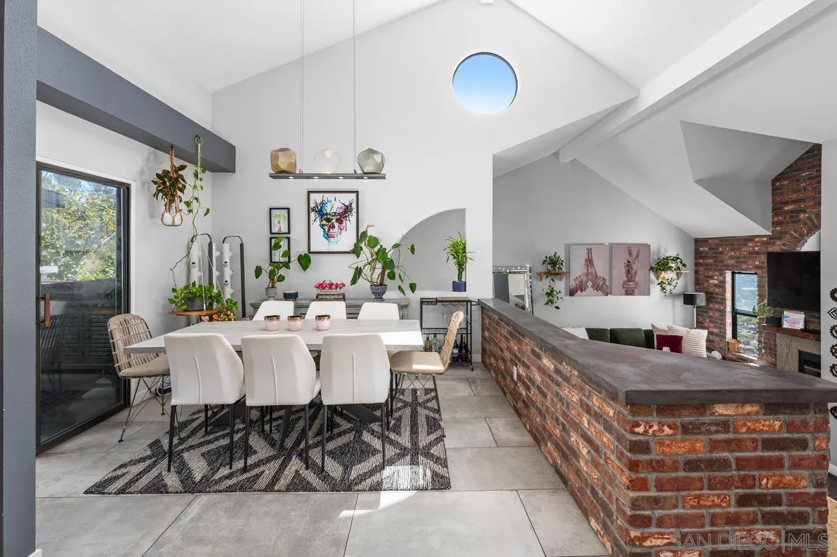 https://cdn.realtyfeed.com/cdn/127/260024222/9bd8884454693c99c386d28e19483eae.webp