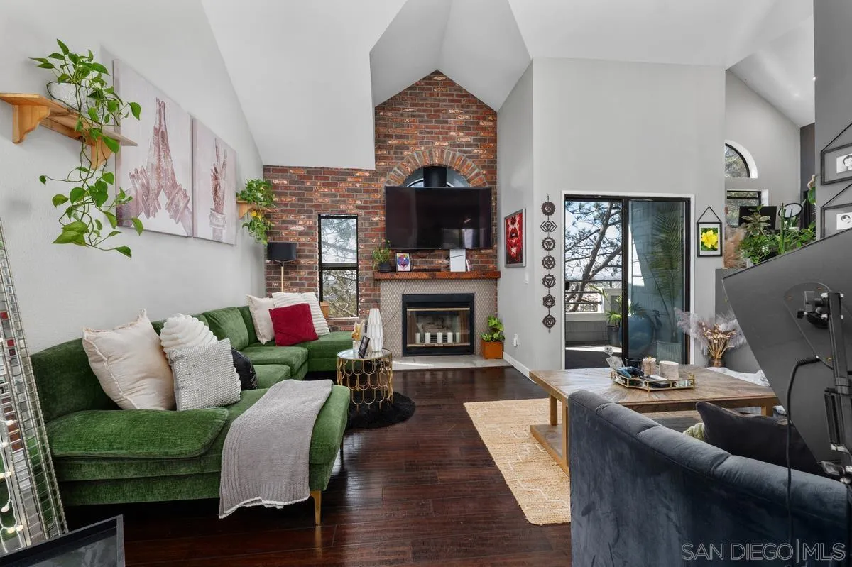 https://cdn.realtyfeed.com/cdn/127/260024222/a3a7c9db77a314b8c164a7ae7ff6d554.webp