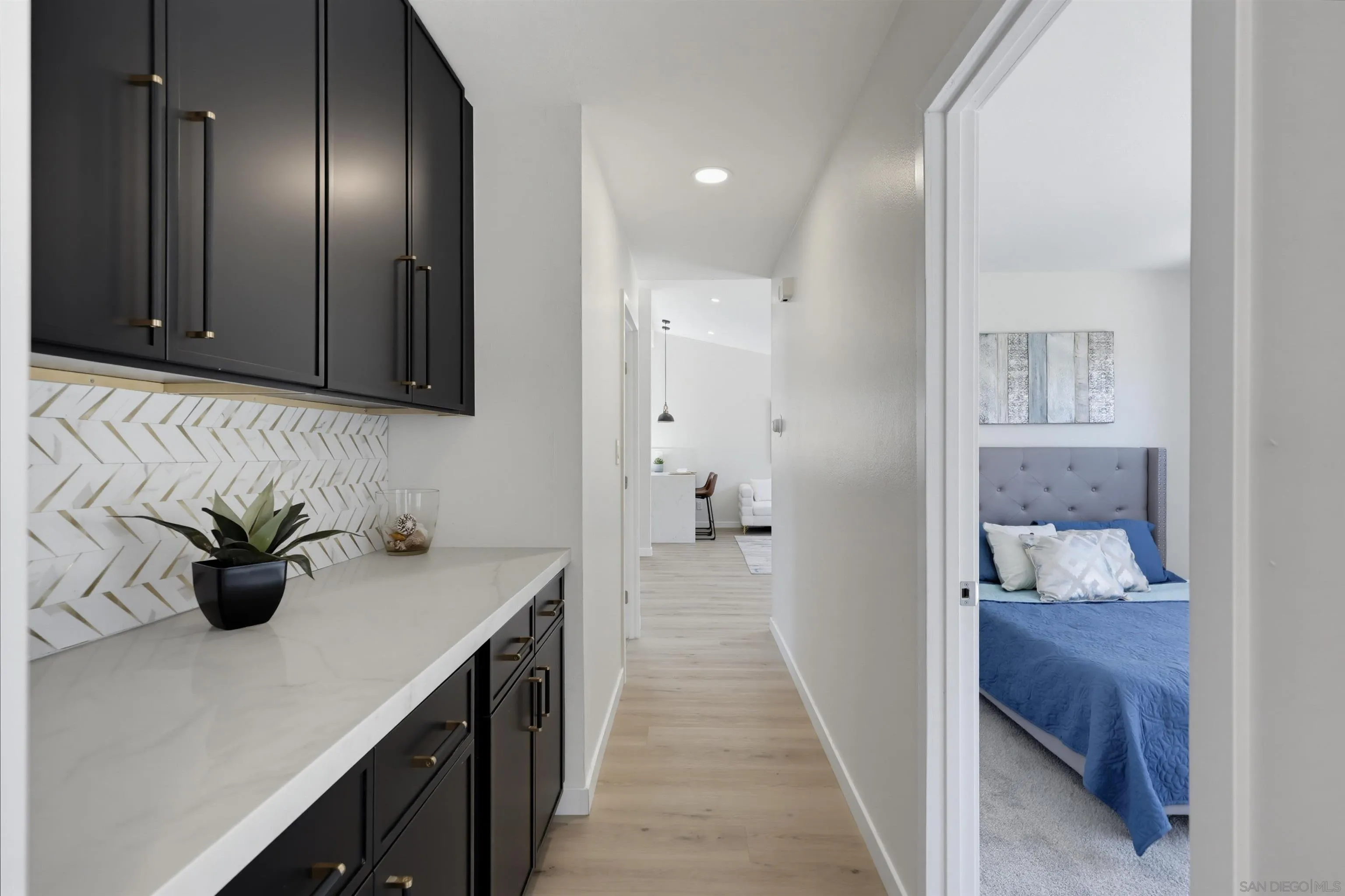 https://cdn.realtyfeed.com/cdn/127/260024223/0e18827b1950b0145a4e8cfdab02809b.webp