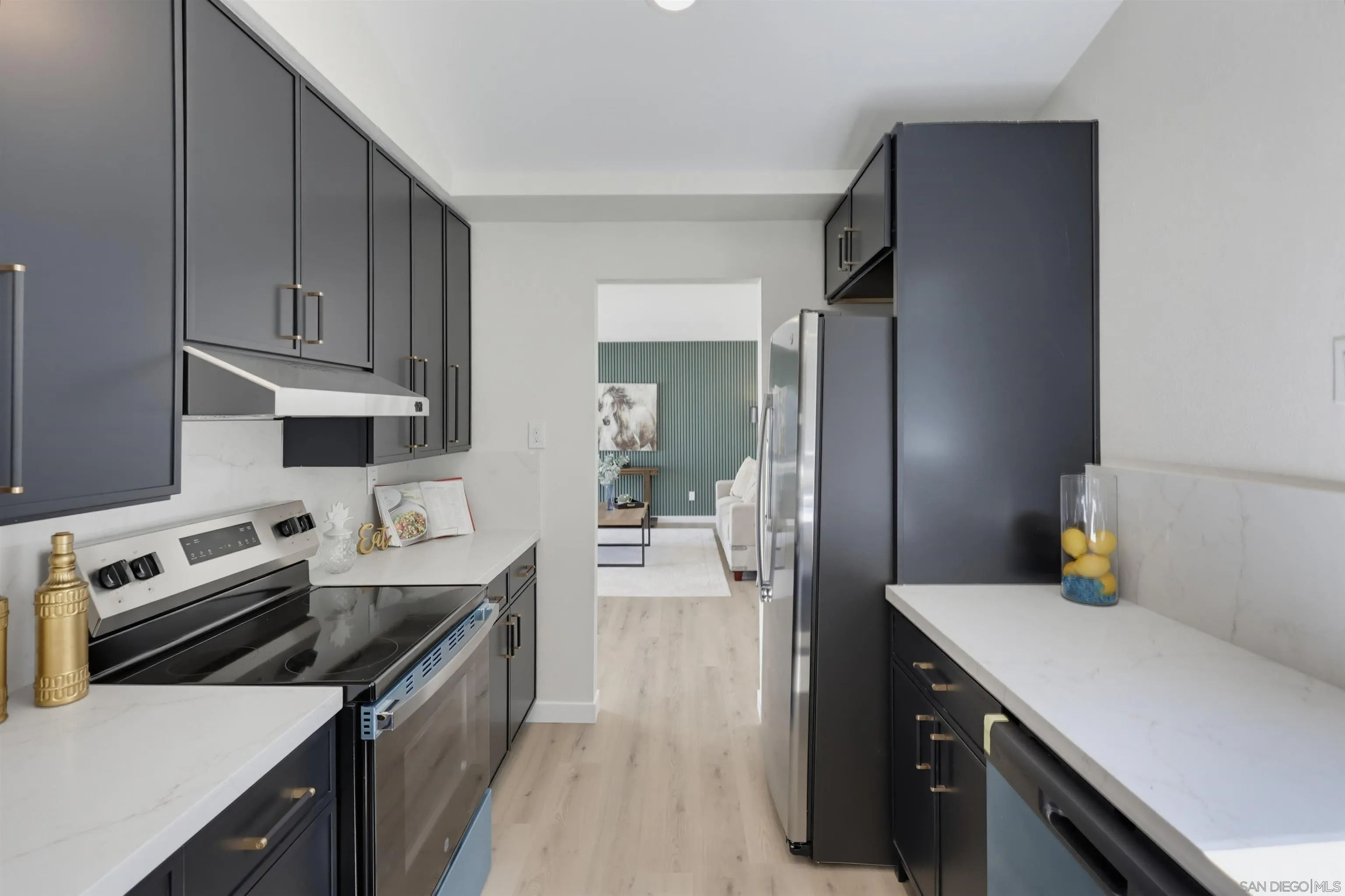 https://cdn.realtyfeed.com/cdn/127/260024223/cf3d737b42f18cb29cab8e8a7b958305.webp