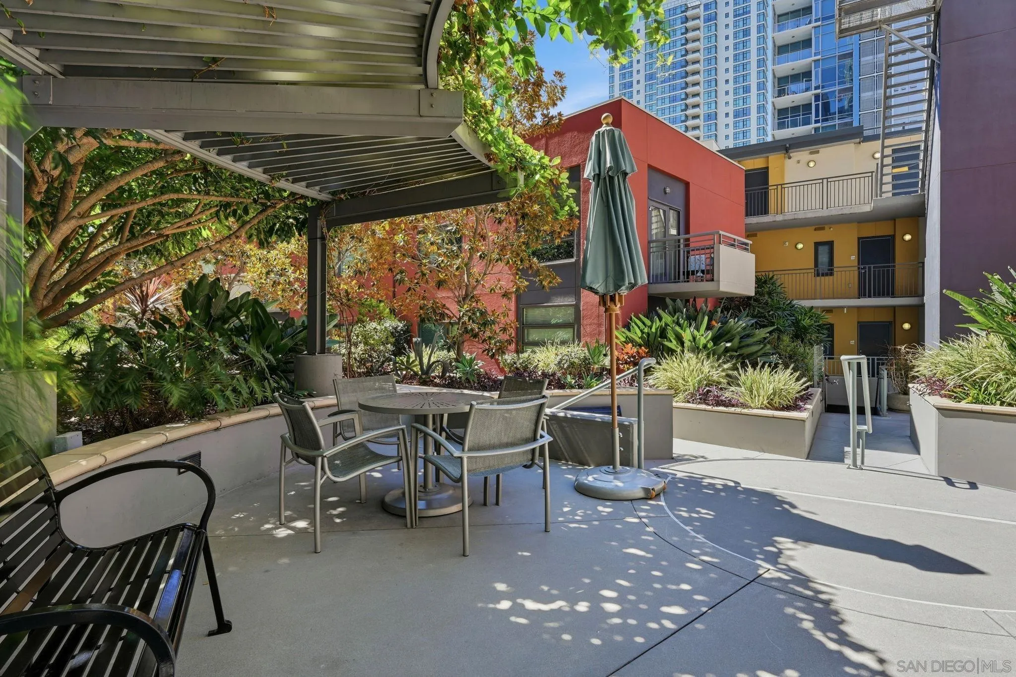 https://cdn.realtyfeed.com/cdn/127/260024234/4de06a9cdc874f5c08a967283d9b696f.webp