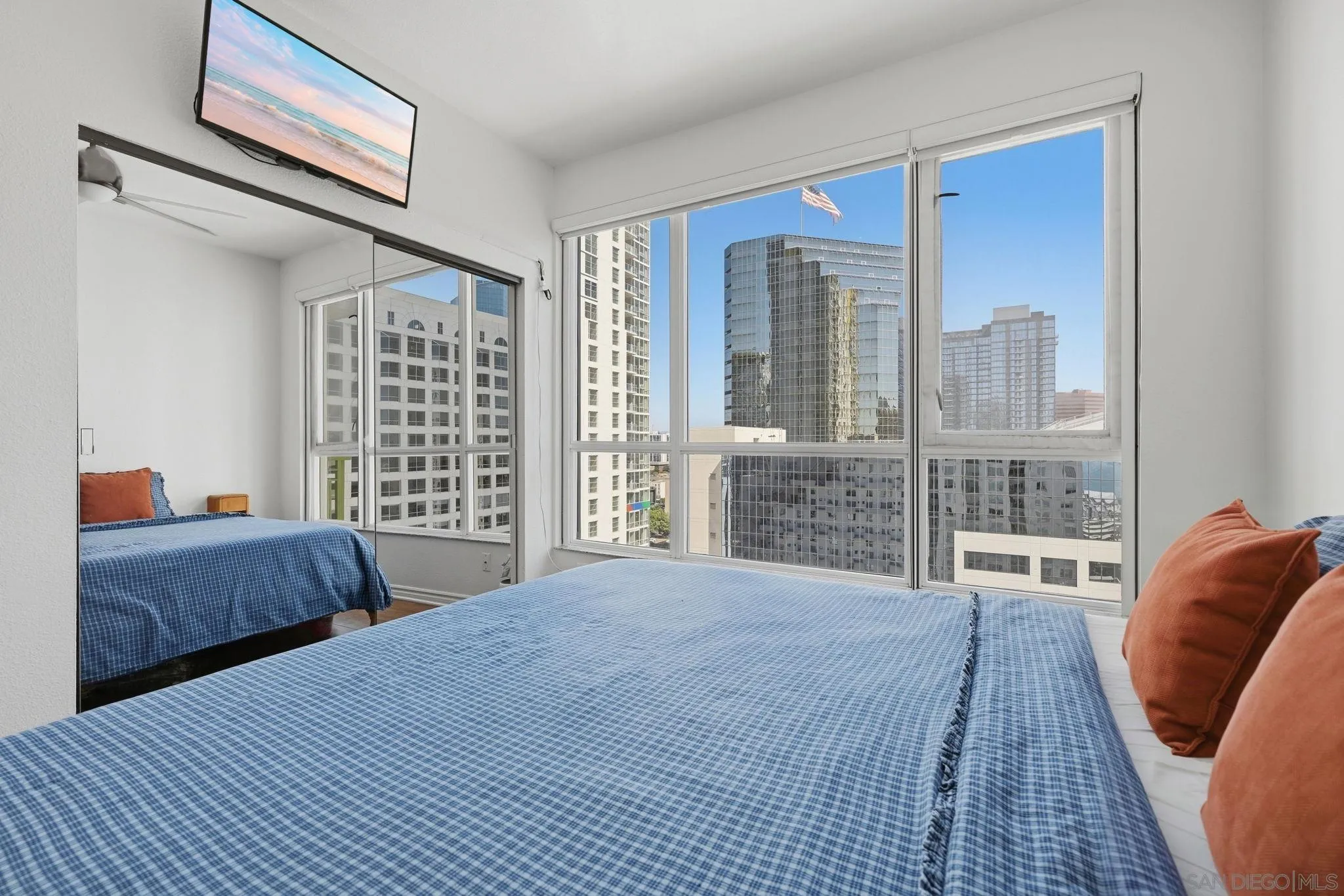 https://cdn.realtyfeed.com/cdn/127/260024234/83dfbfc6b8c19f826466603fe697b1c9.webp
