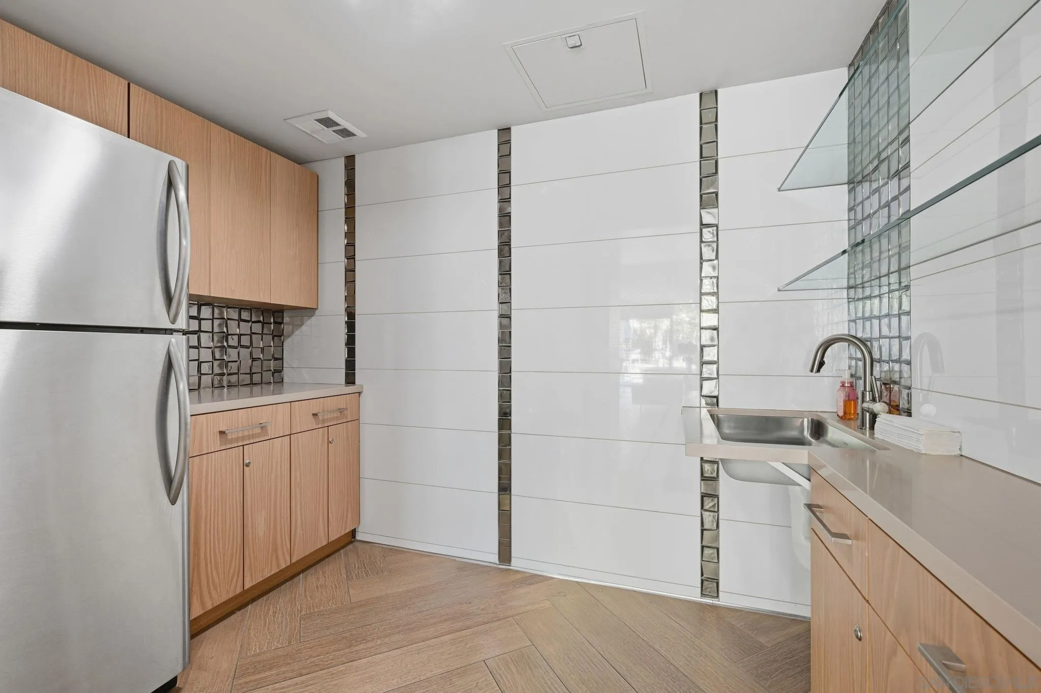 https://cdn.realtyfeed.com/cdn/127/260024234/92597550bf5f8efea94b8344c2341f0a.webp
