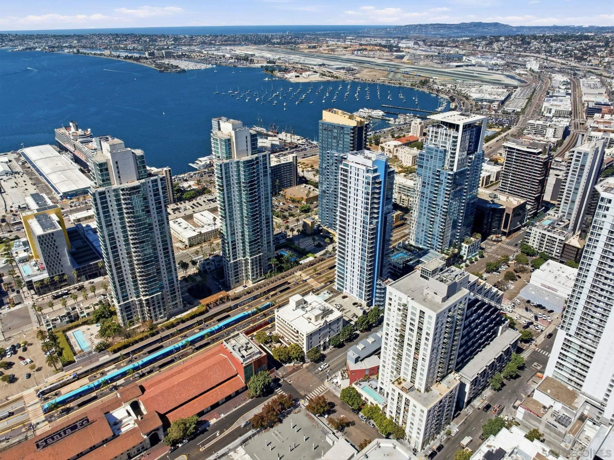 https://cdn.realtyfeed.com/cdn/127/260024234/9ff8dba1c75157653f0512c22f2c7a72.webp