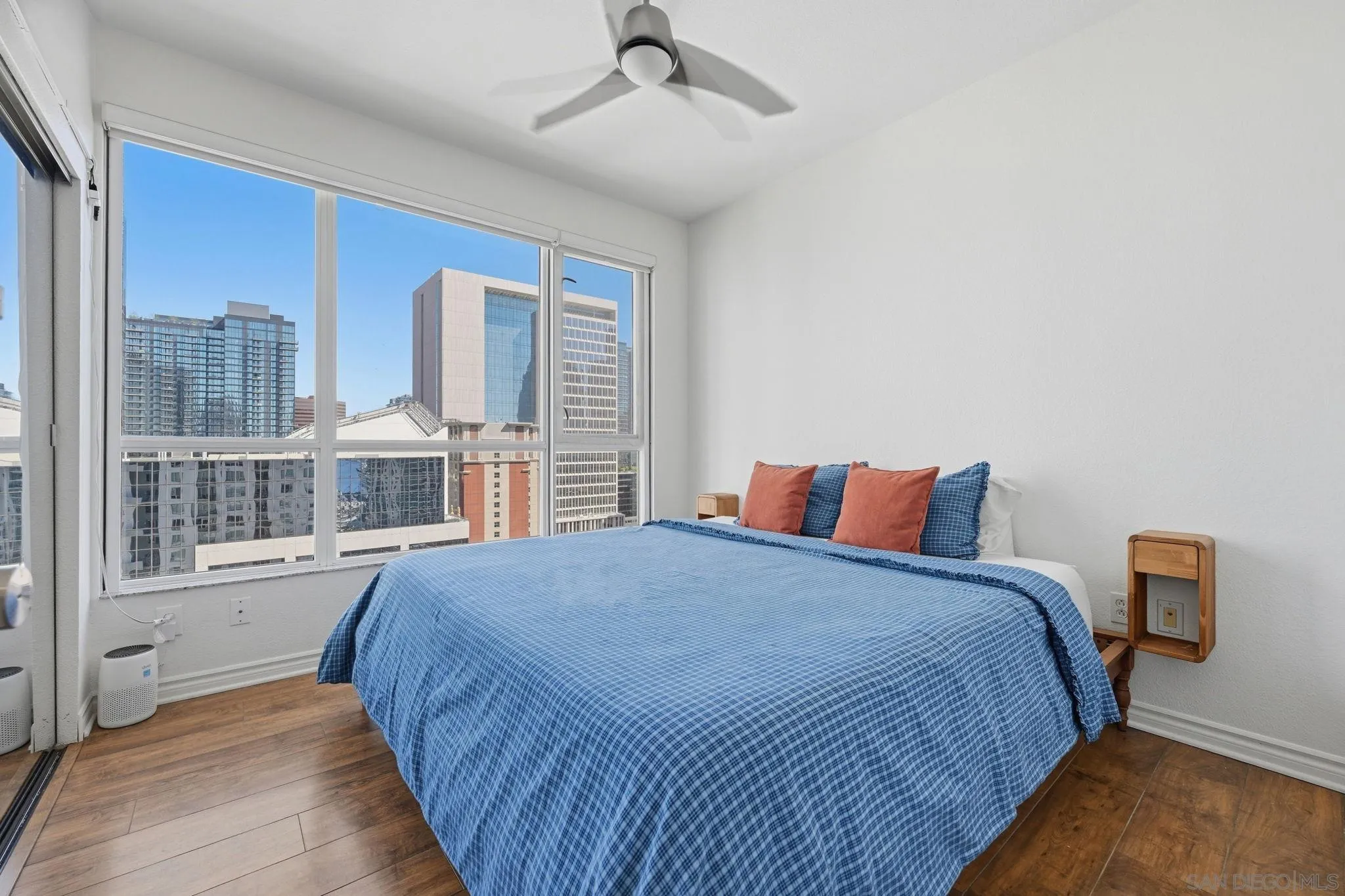 https://cdn.realtyfeed.com/cdn/127/260024234/af511654b4877b8dc21ddfdc694291c2.webp